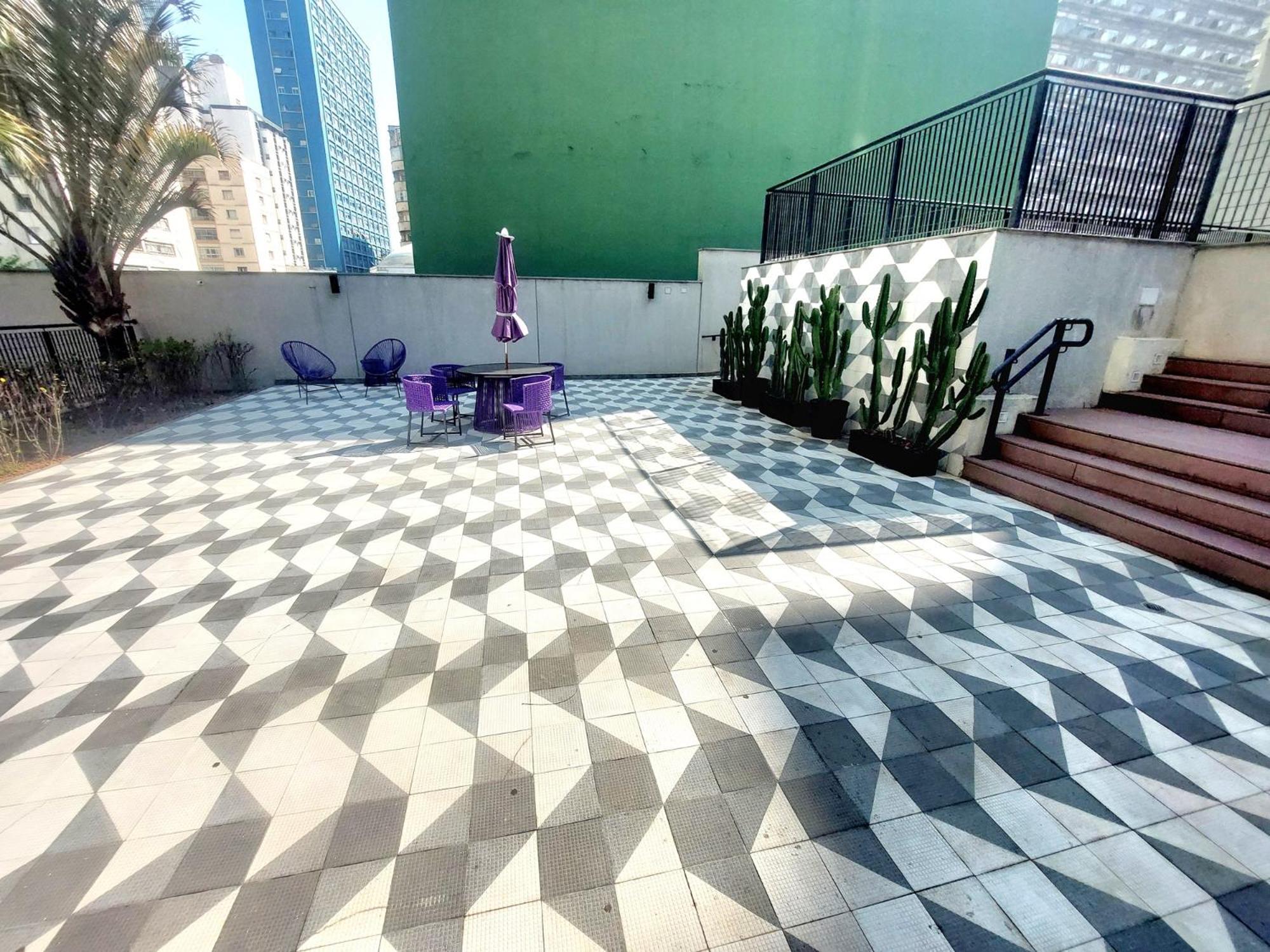 TEM TUDO Piscina Academia Sauna Squash