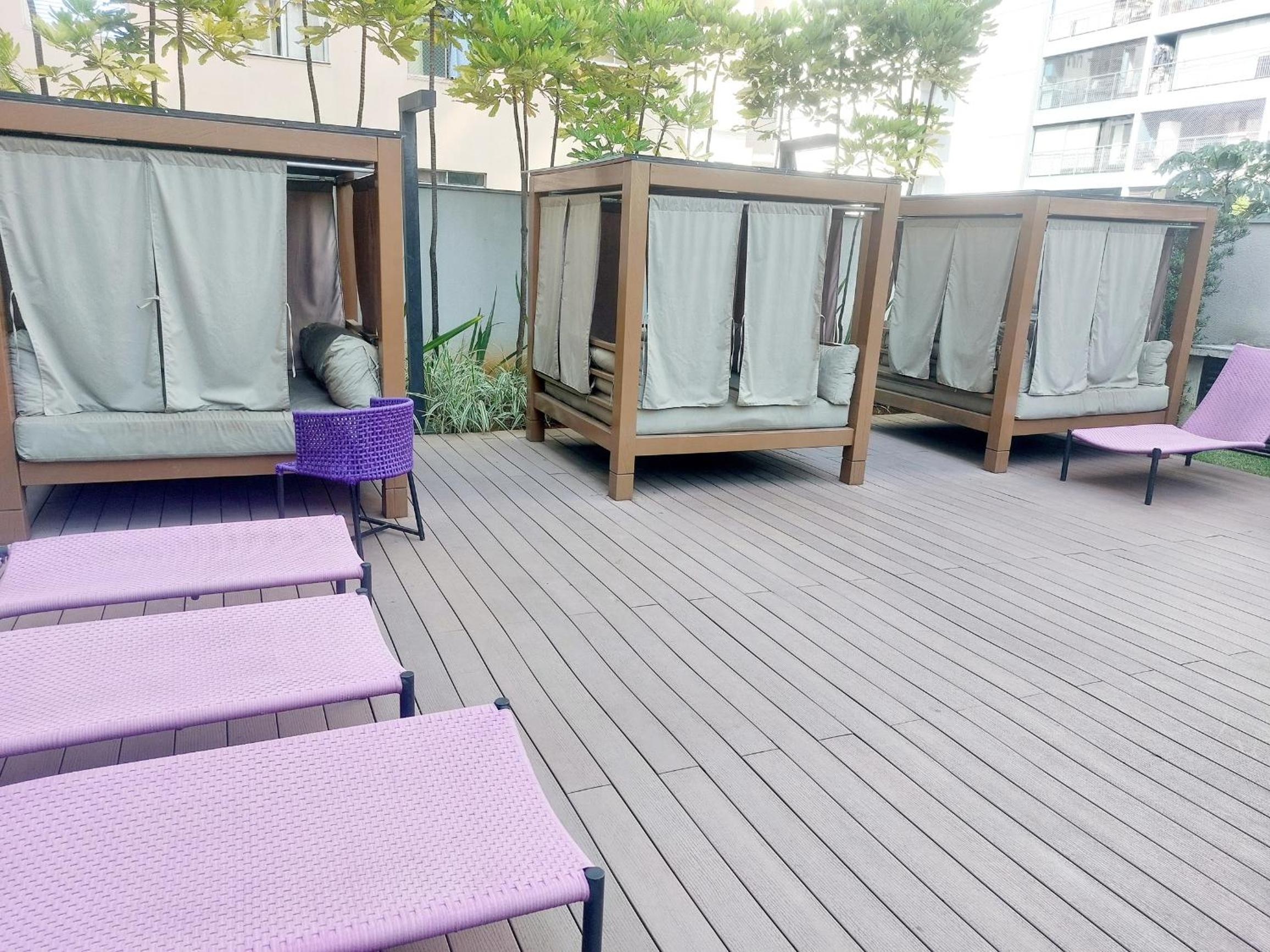 TEM TUDO Piscina Academia Sauna Squash