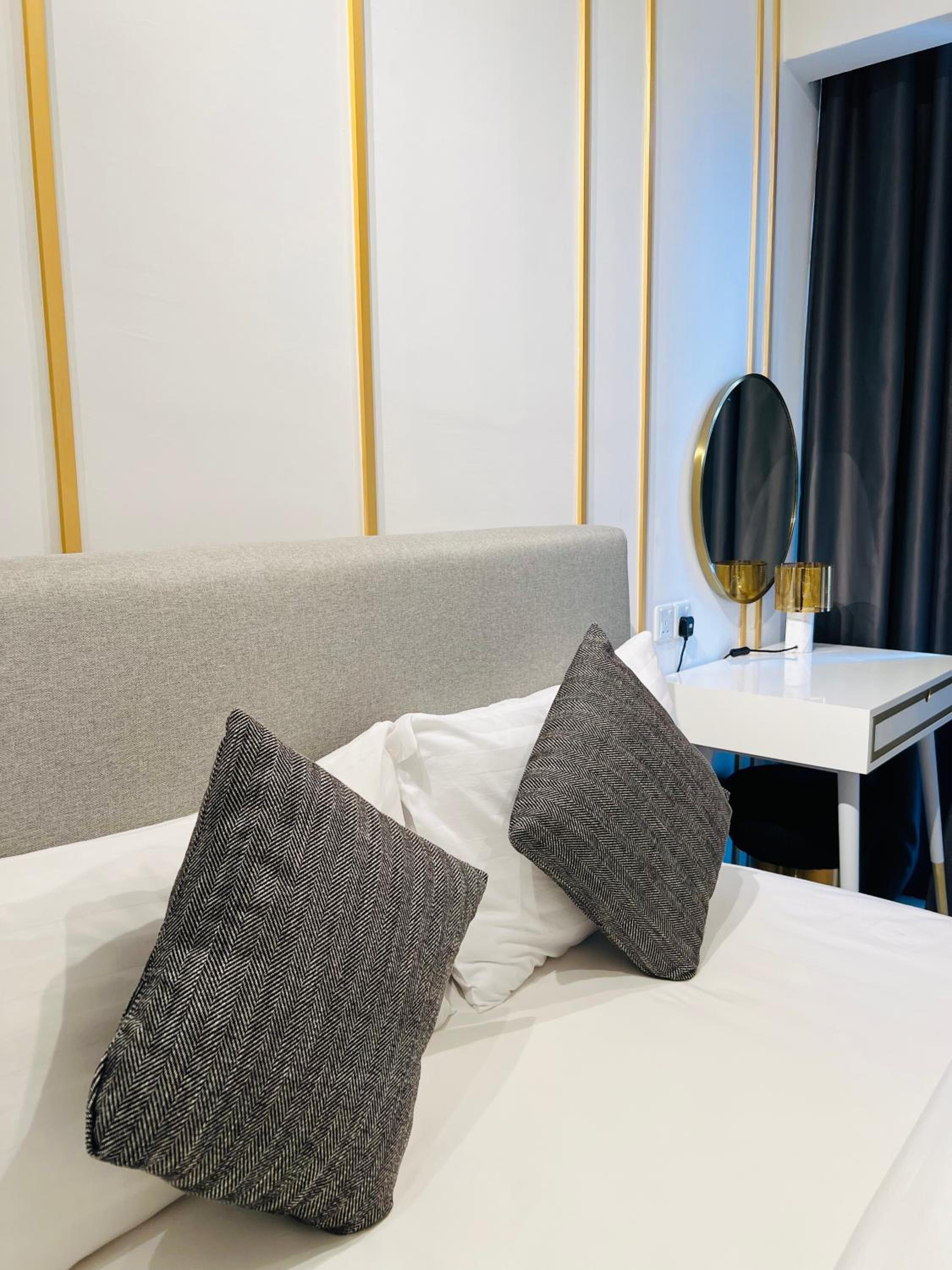Luxury Suites At Axon Residence