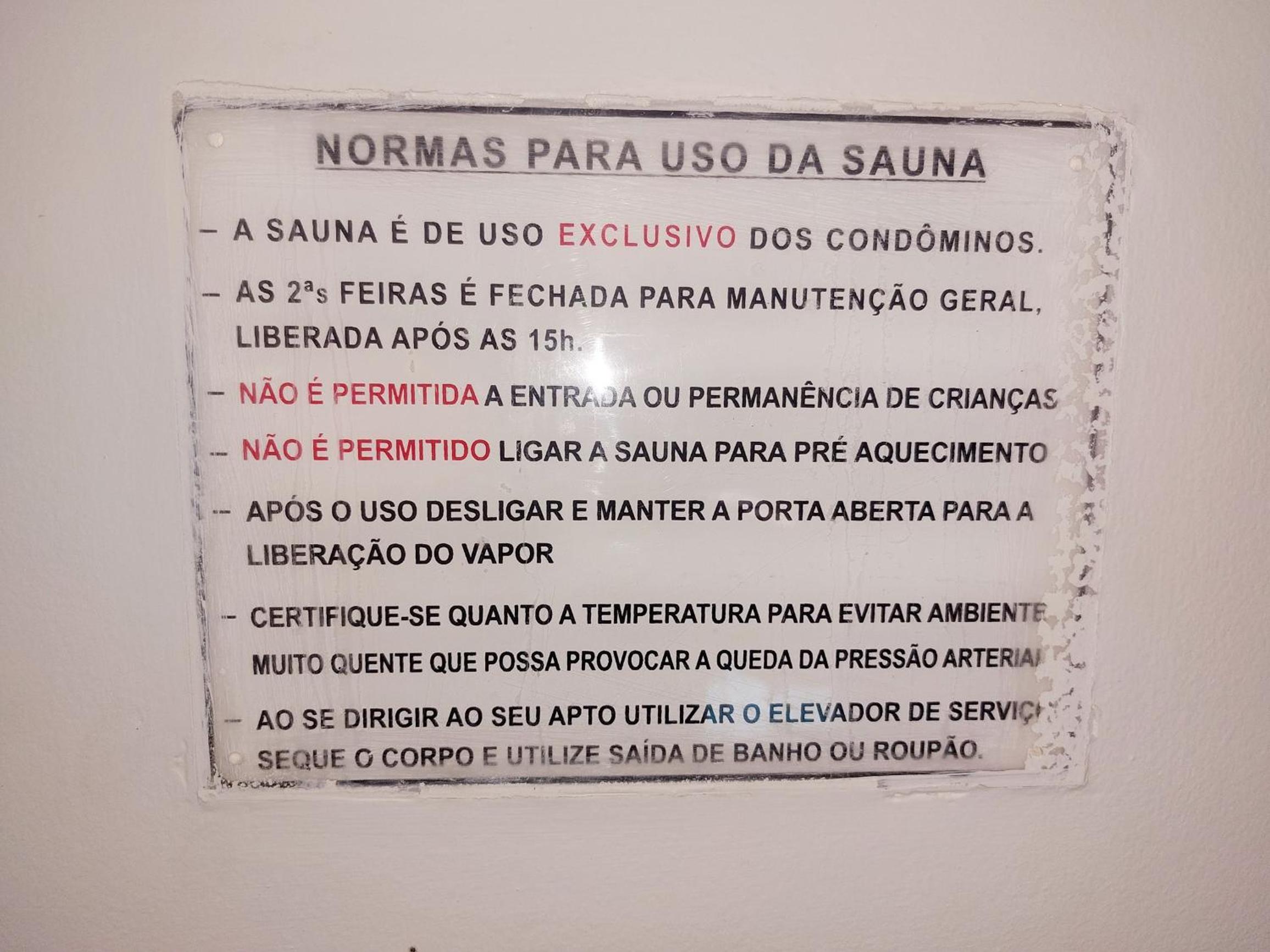 TEM TUDO Piscina Academia Sauna Squash