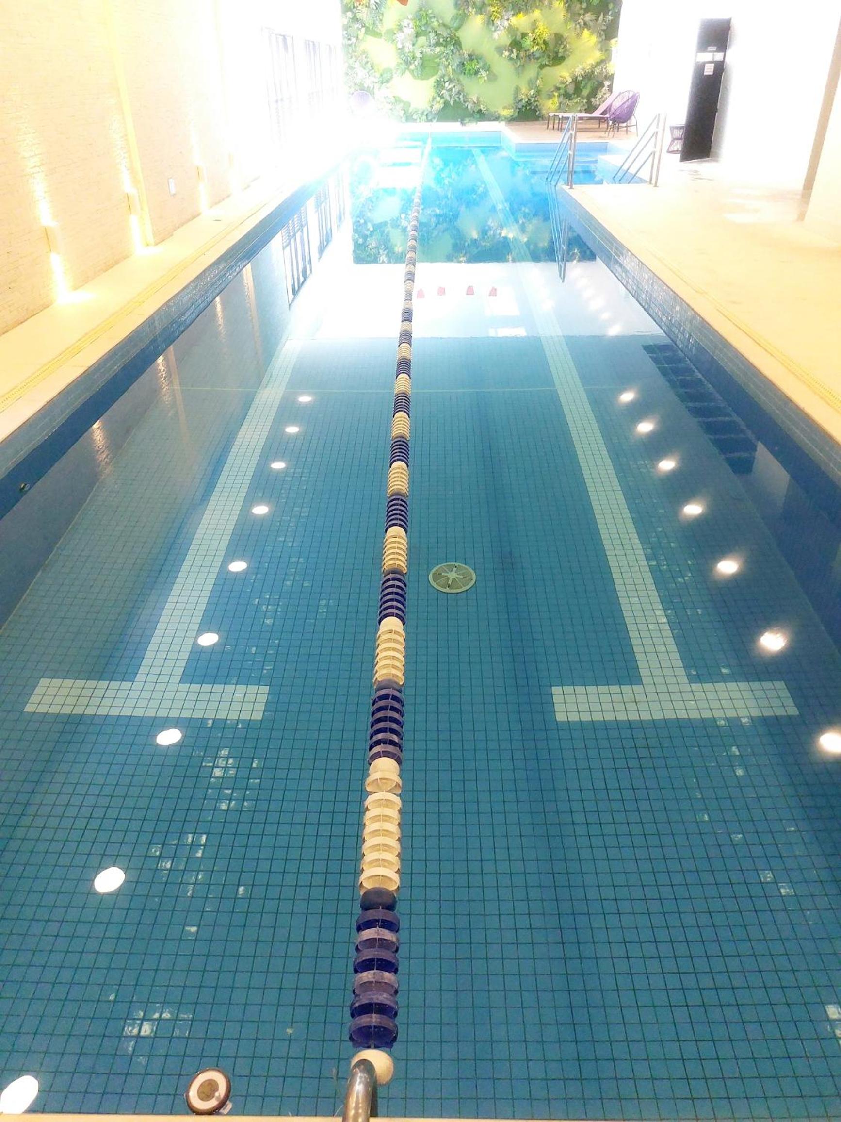 TEM TUDO Piscina Academia Sauna Squash