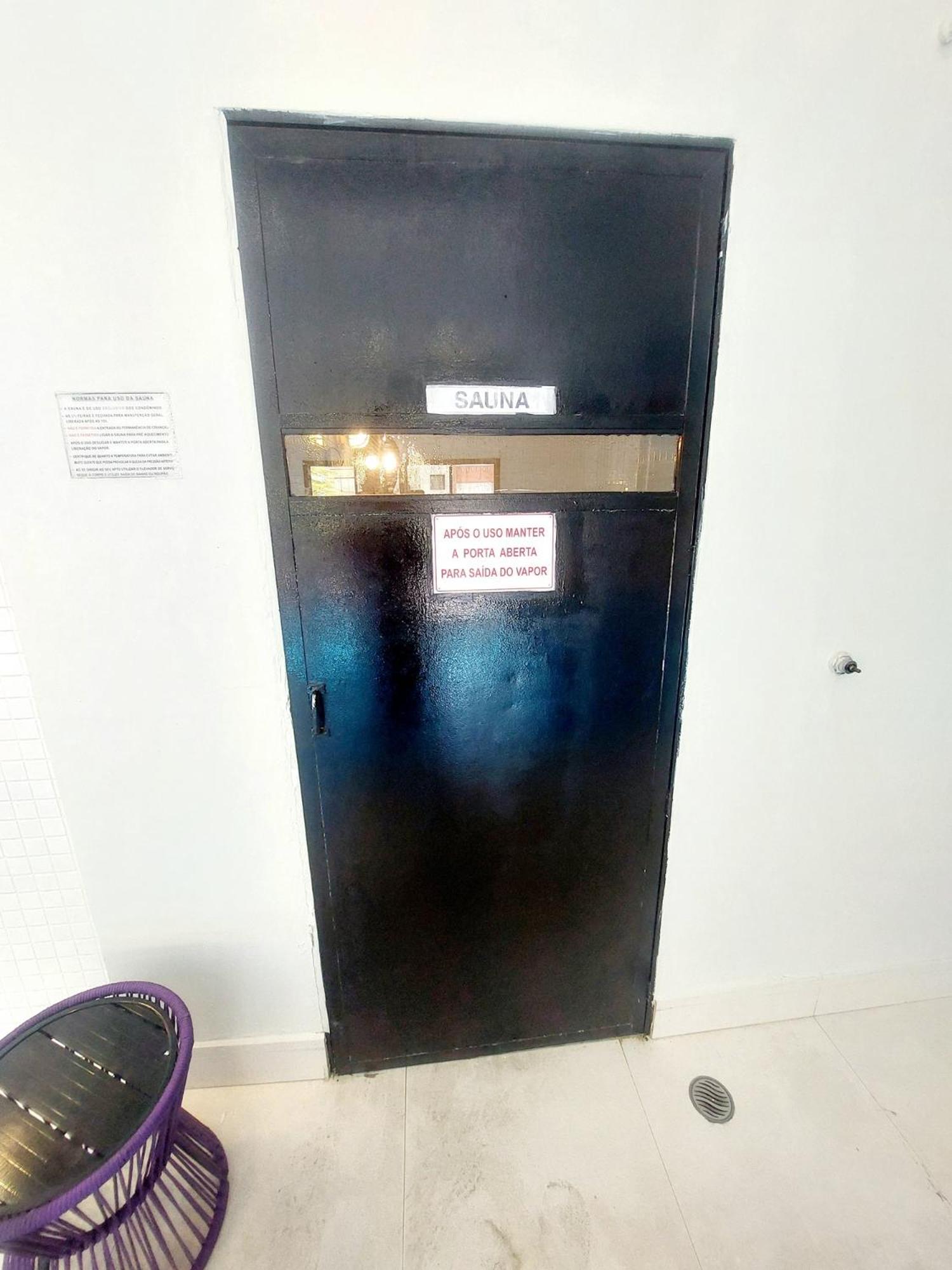 TEM TUDO Piscina Academia Sauna Squash