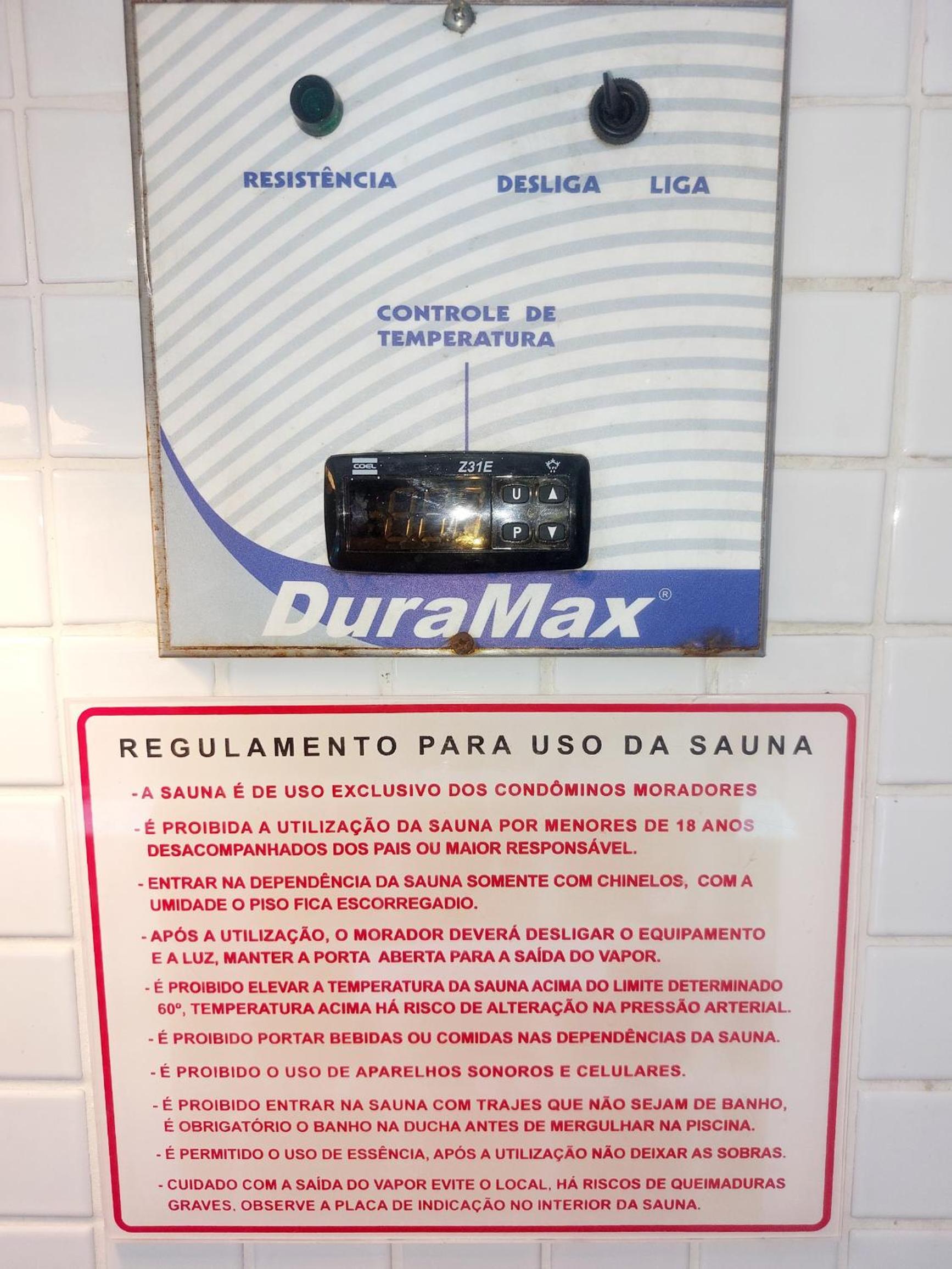 TEM TUDO Piscina Academia Sauna Squash