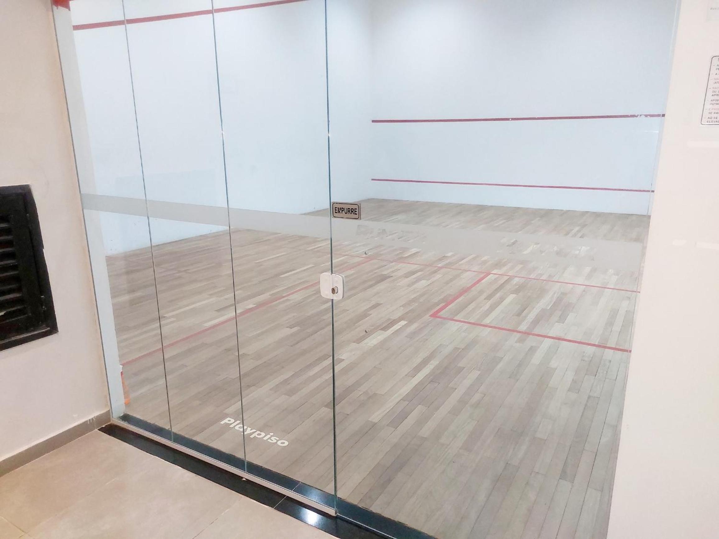 TEM TUDO Piscina Academia Sauna Squash