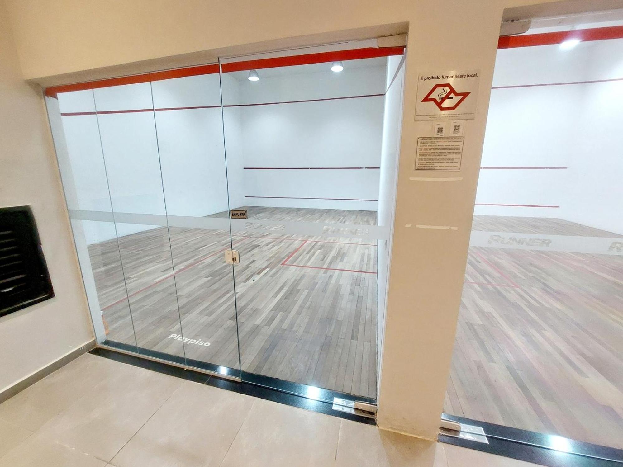 TEM TUDO Piscina Academia Sauna Squash