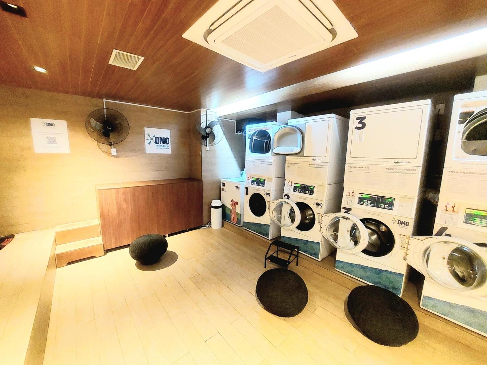 TEM TUDO Piscina Academia Sauna Squash