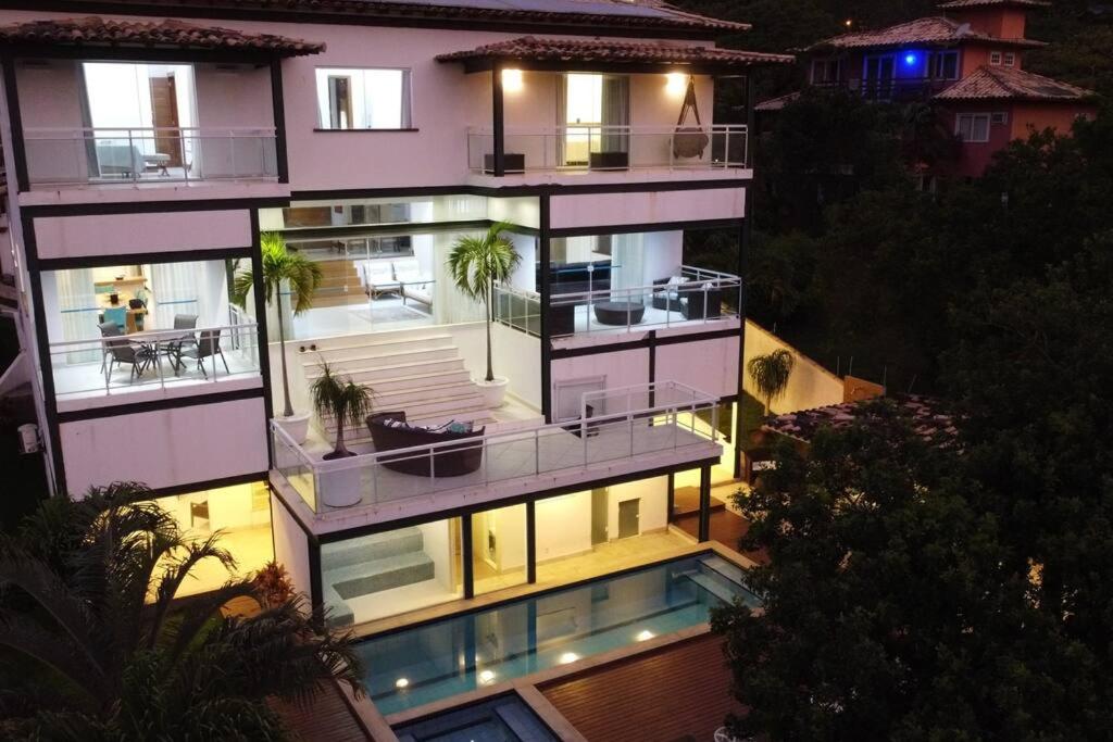 Exclusiva casa na praia de Geribá em Búzios-Joia inigualável