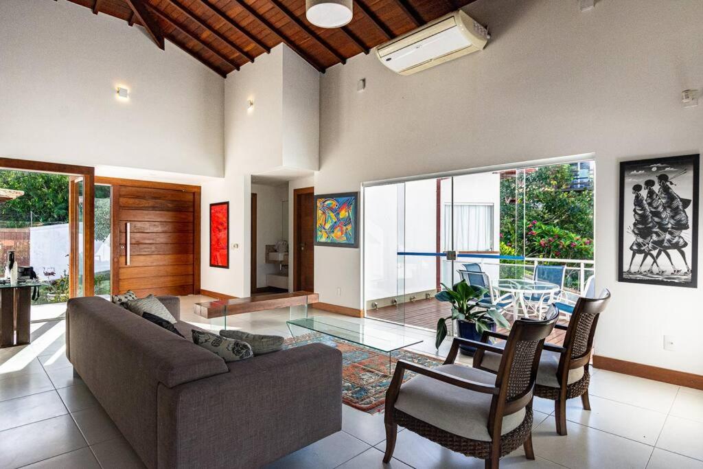 Exclusiva casa na praia de Geribá em Búzios-Joia inigualável