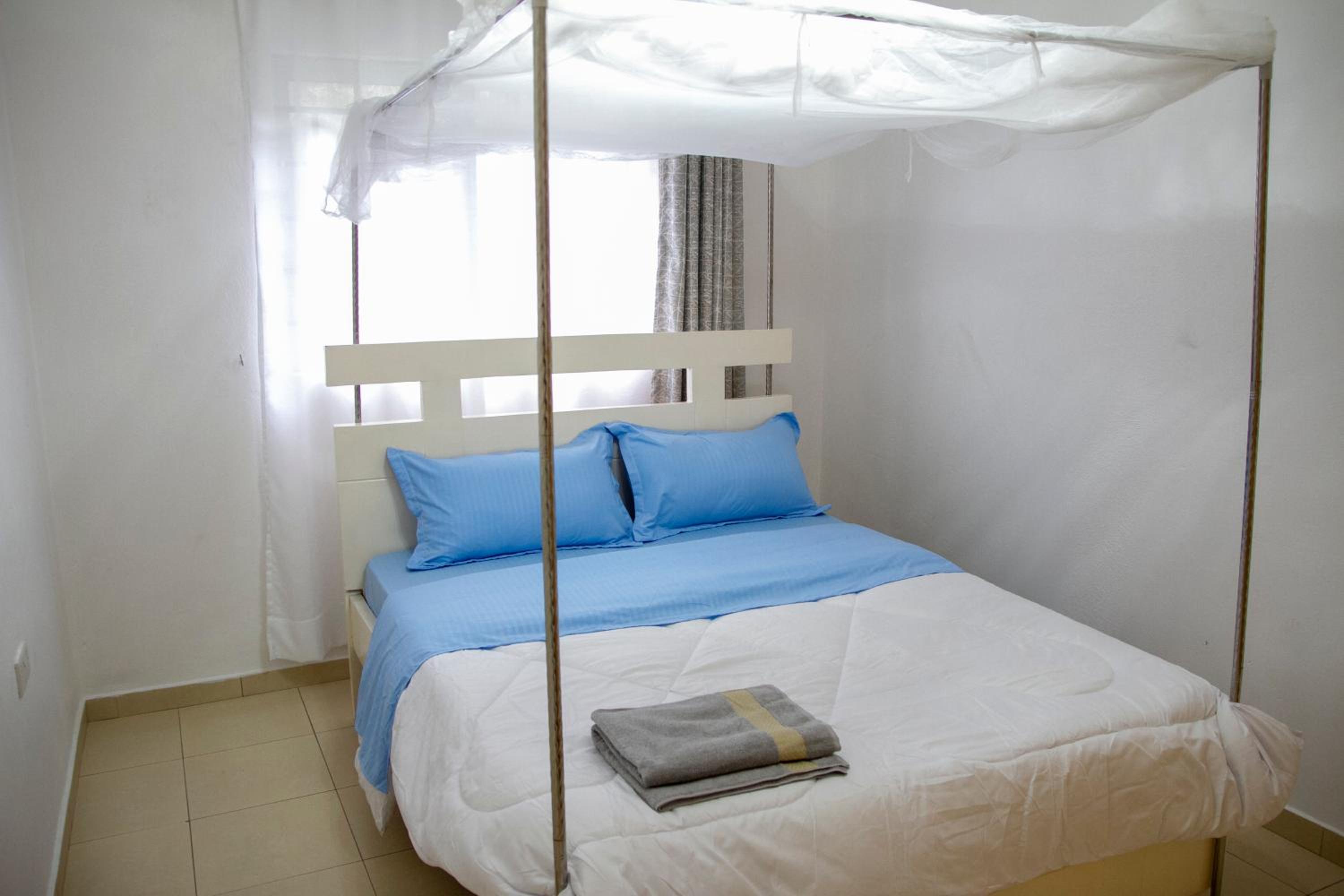 Stunning lakeview Apt 8mins from Speke Resort