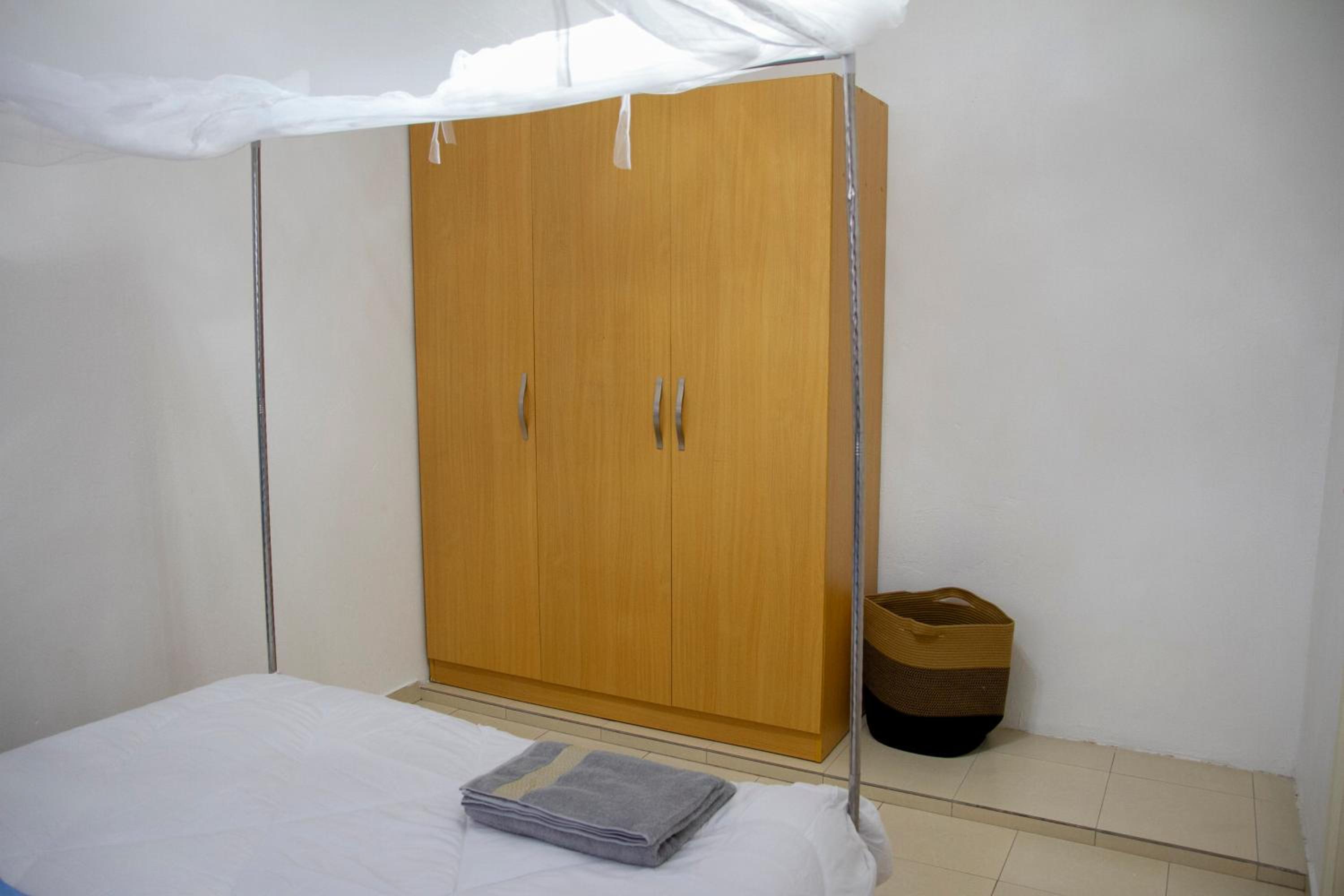 Stunning lakeview Apt 8mins from Speke Resort