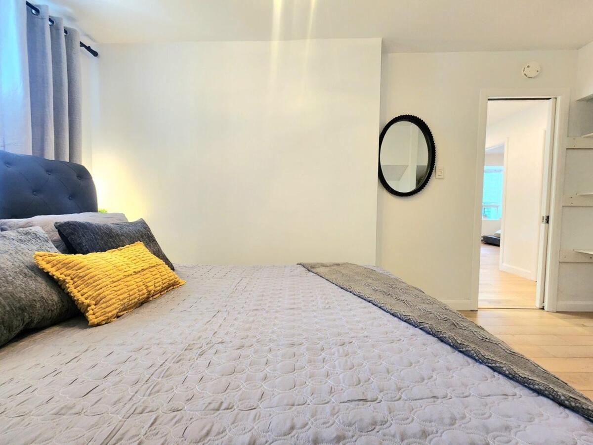 Luxury Retreat with Hot Tub - EV Chrger & Parking