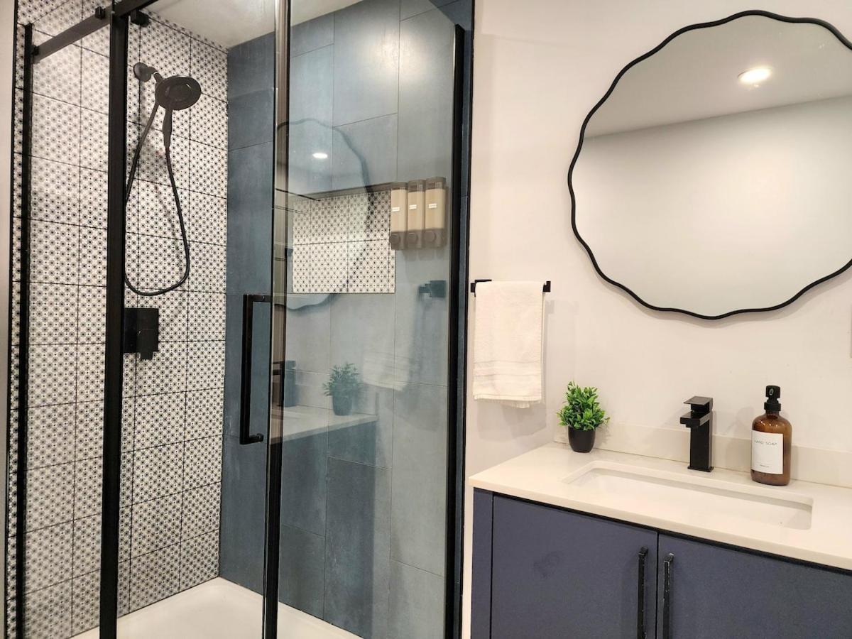The Coziest - Hot Tub - EV Chrger & Free Parking