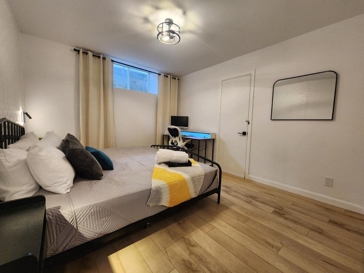 Luxury Retreat with Hot Tub - EV Chrger & Parking