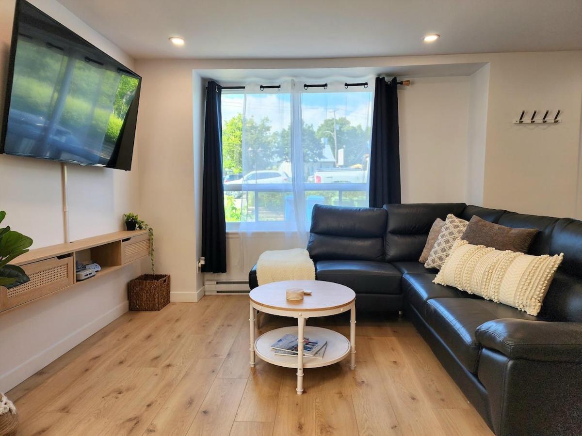The Coziest - Hot Tub - EV Chrger & Free Parking