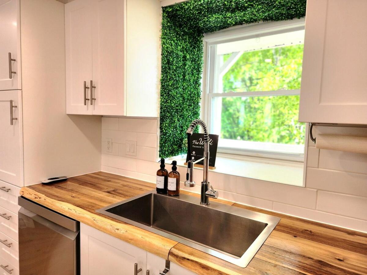 The Coziest - Hot Tub - EV Chrger & Free Parking