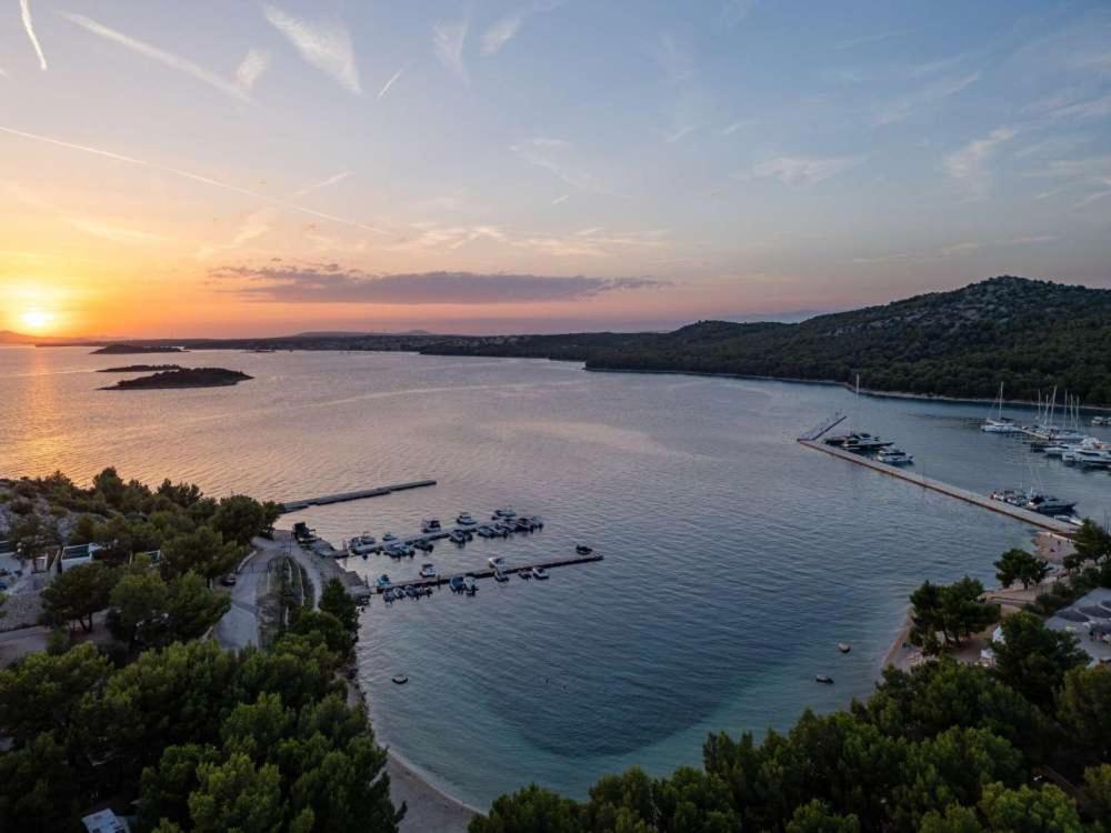 Premium mobile home FJAKA - Oaza Mira Camping Croatia view 2