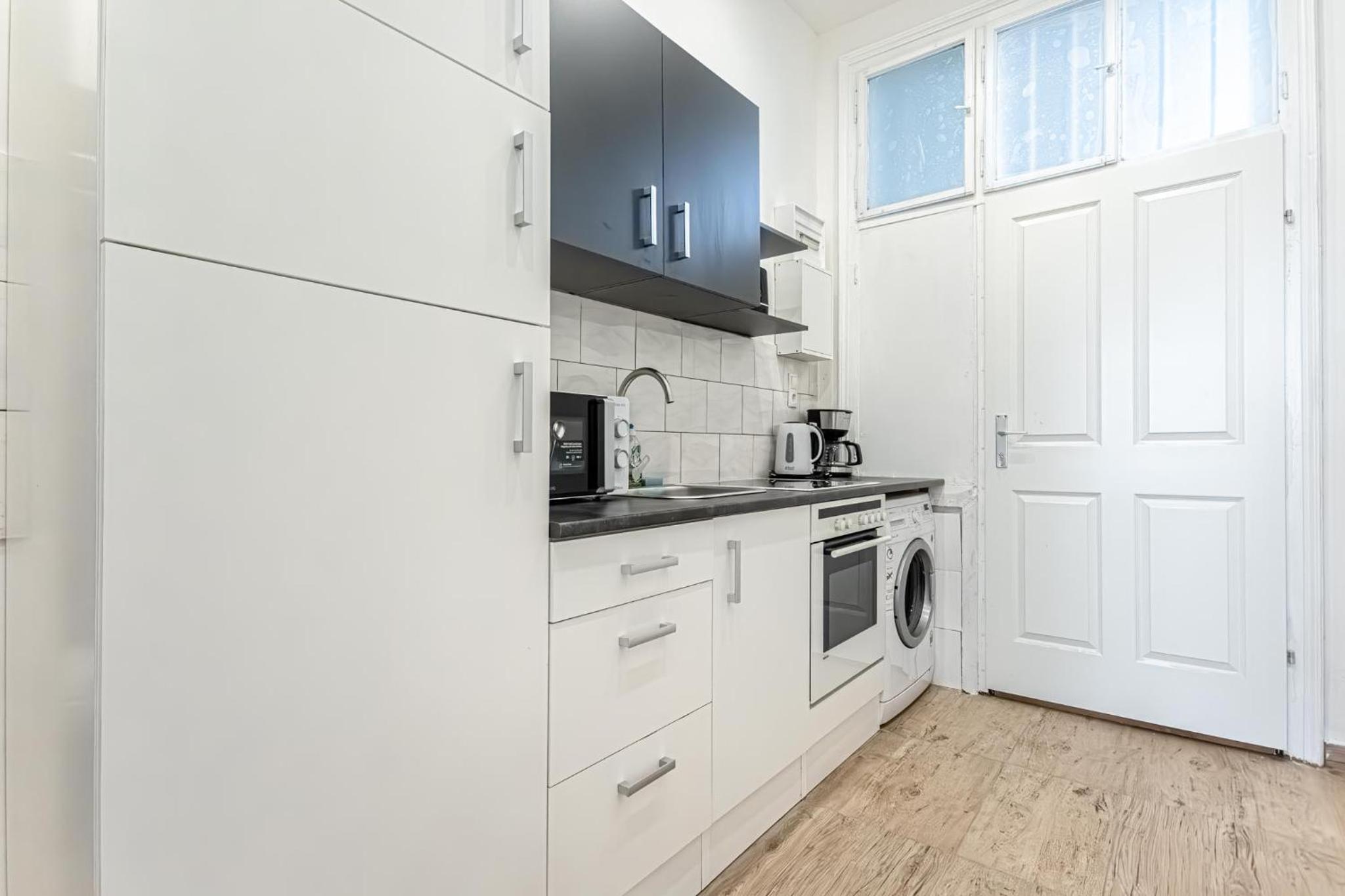 Comfortable 1BR Apt in Beautiful Location