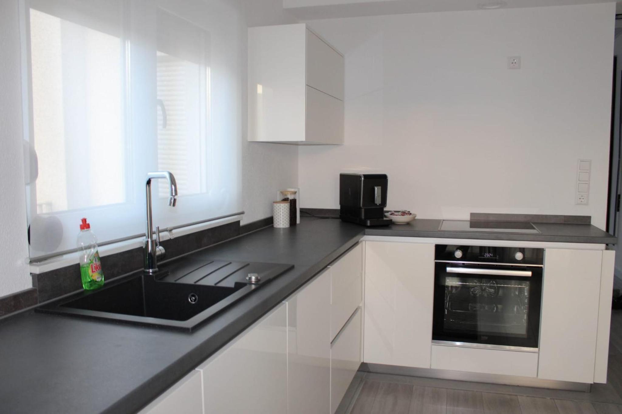Apartment Merry Harmony Heights - Balcony & Free Garage & Parking
