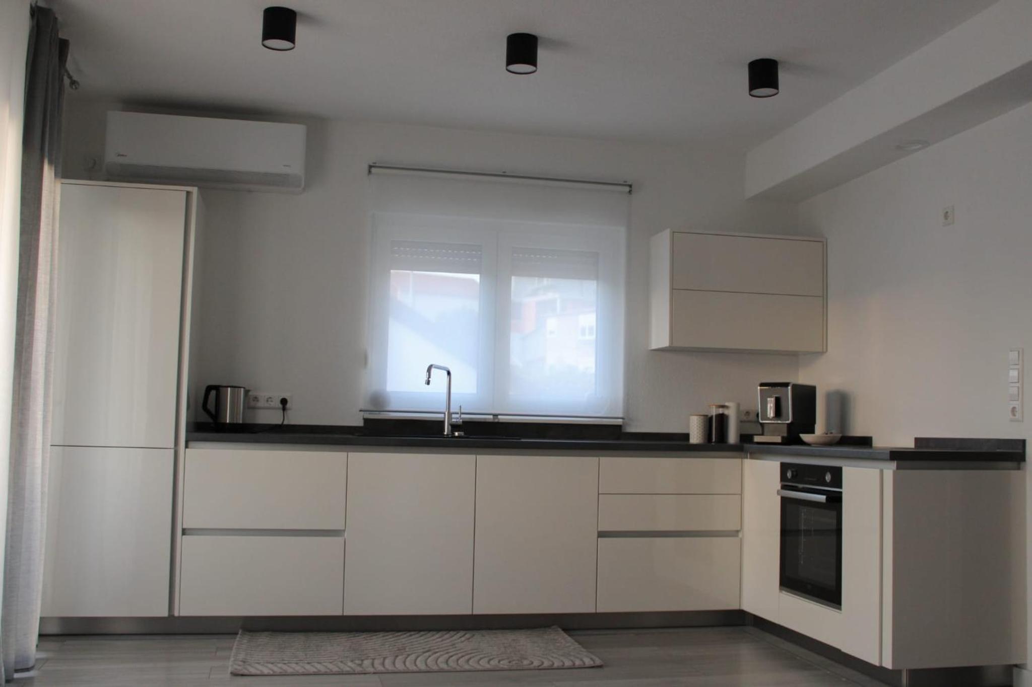 Apartment Merry Harmony Heights - Balcony & Free Garage & Parking