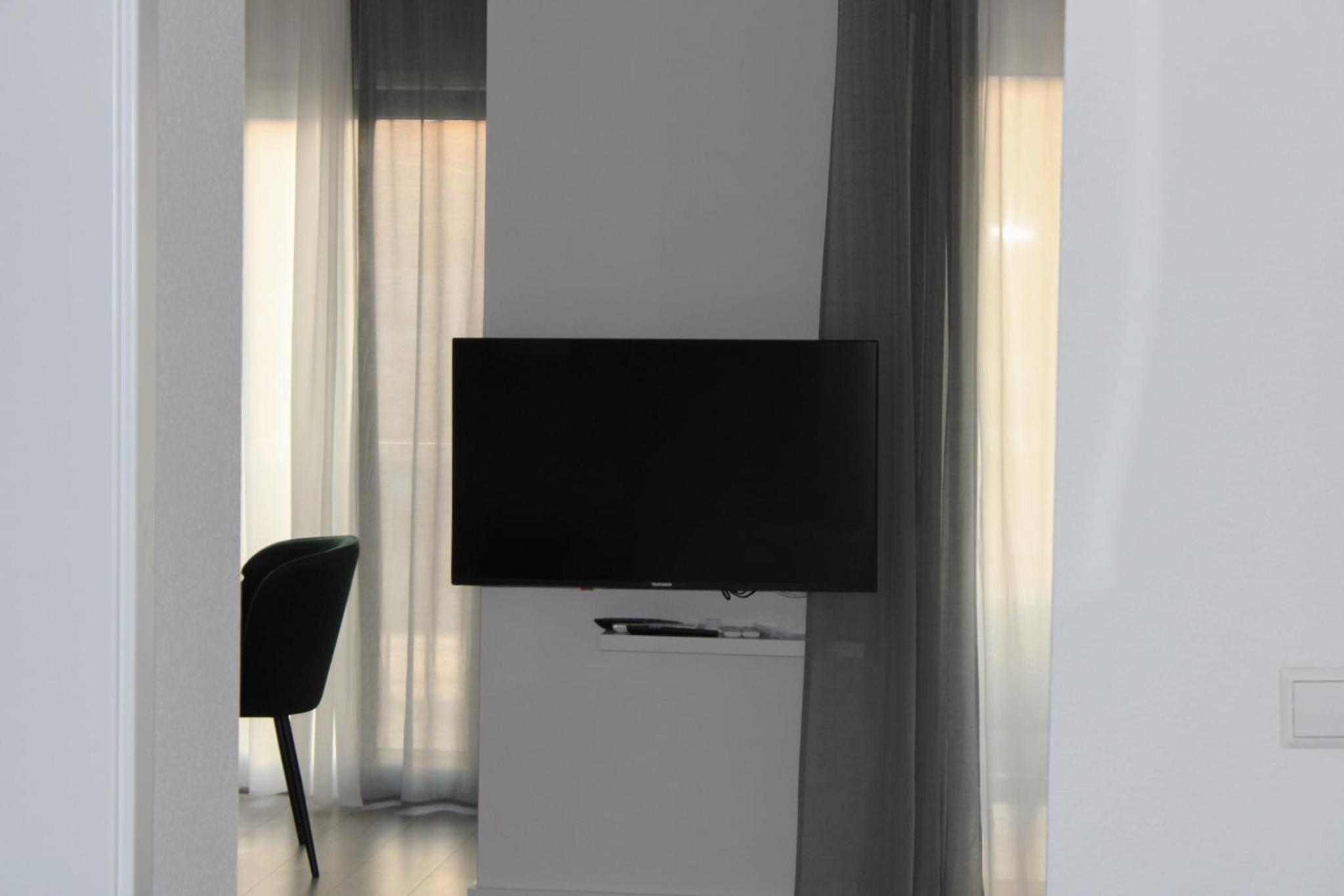 Apartment Merry Harmony Heights - Balcony & Free Garage & Parking