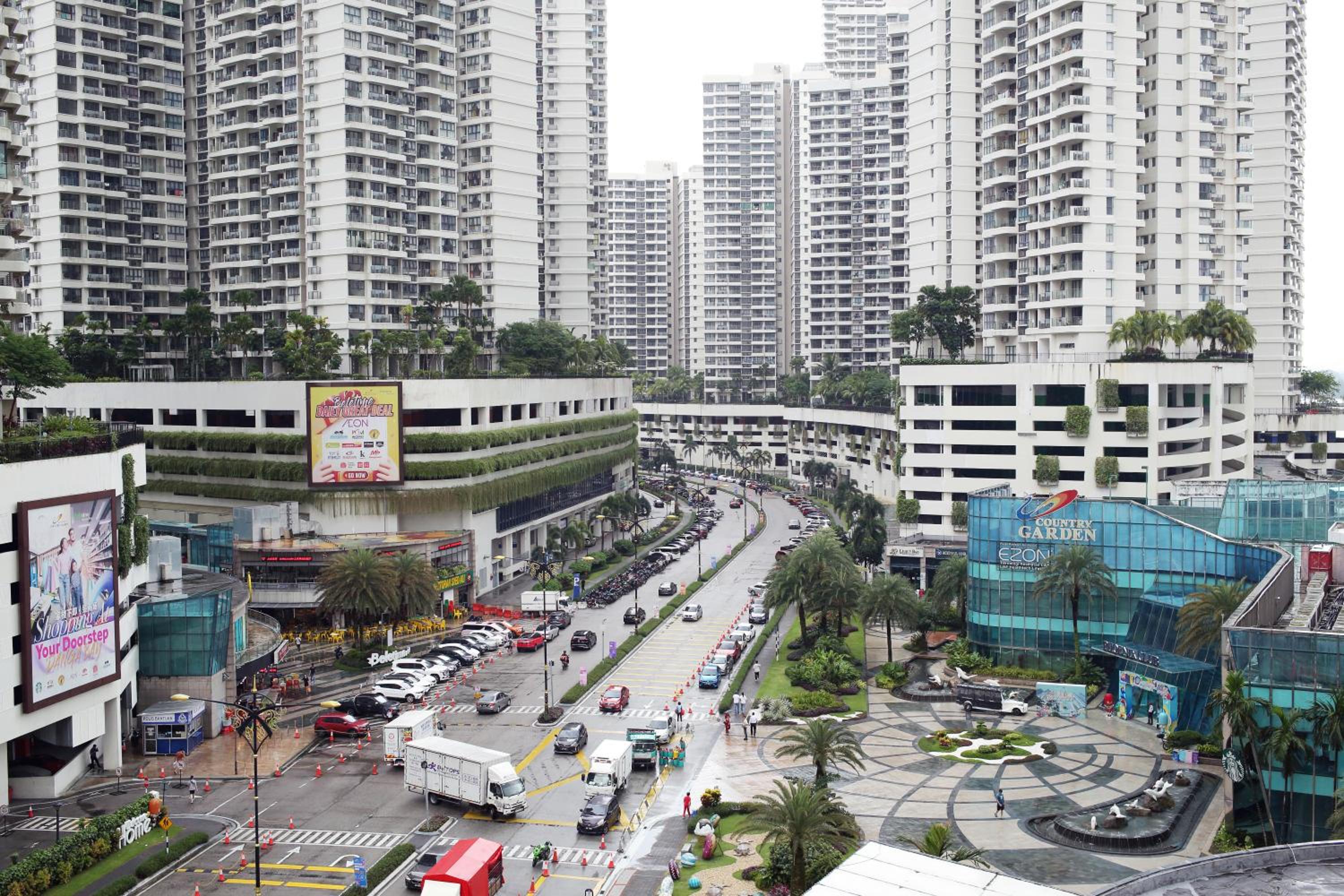 Danga Bay - 3BR Full Seaview - Luxe Balcony Bliss