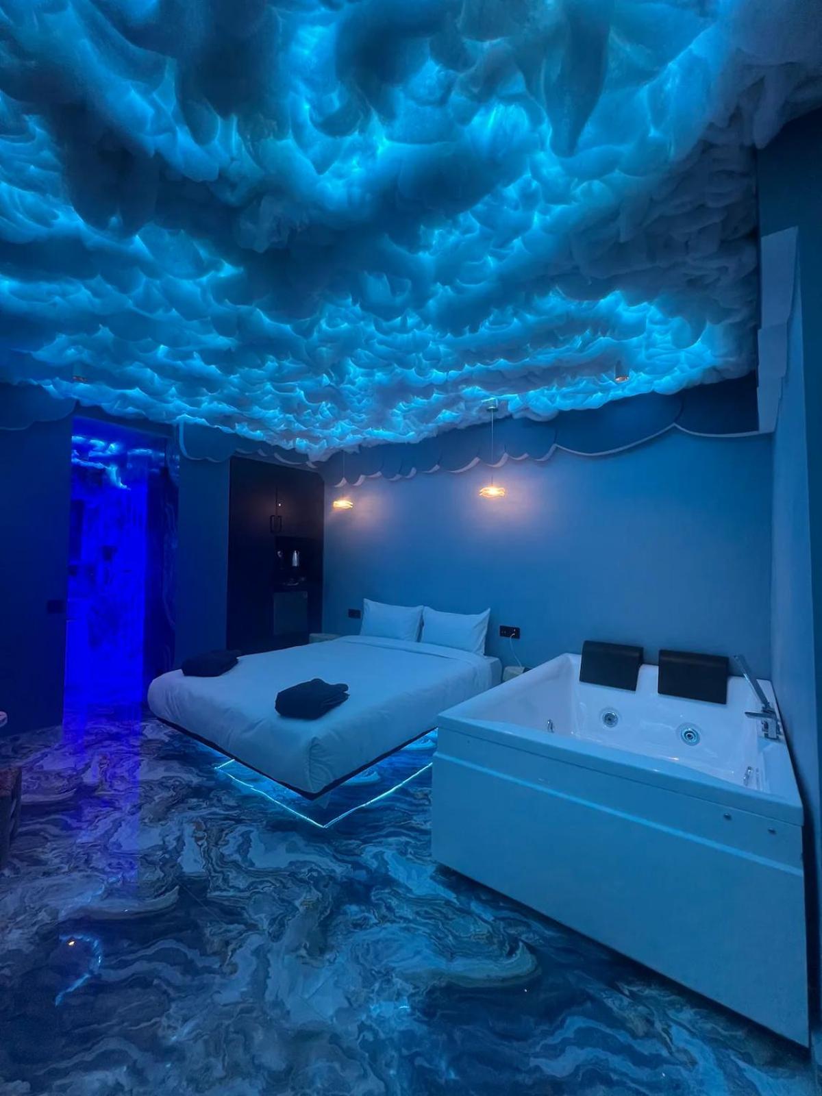 Miscellaneous Market Vacations - Tete dans les nuages ! Jacuzzi - Property Image 1