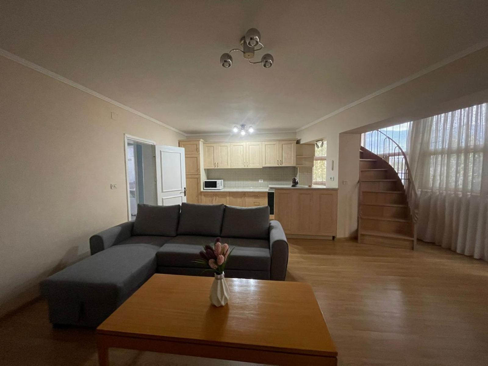Royal Apartment 2