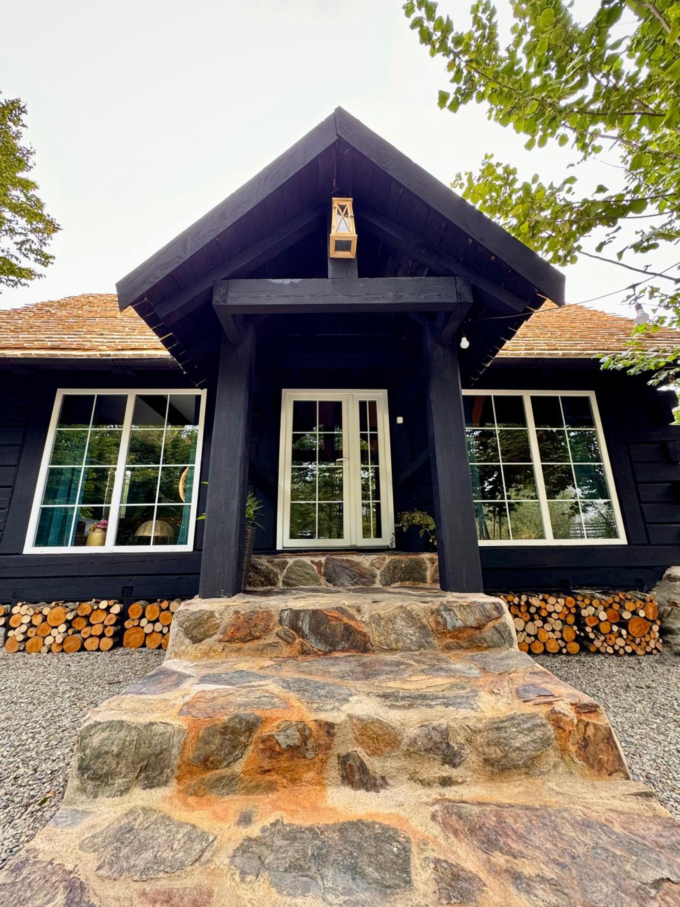 Hotel Mountain Views