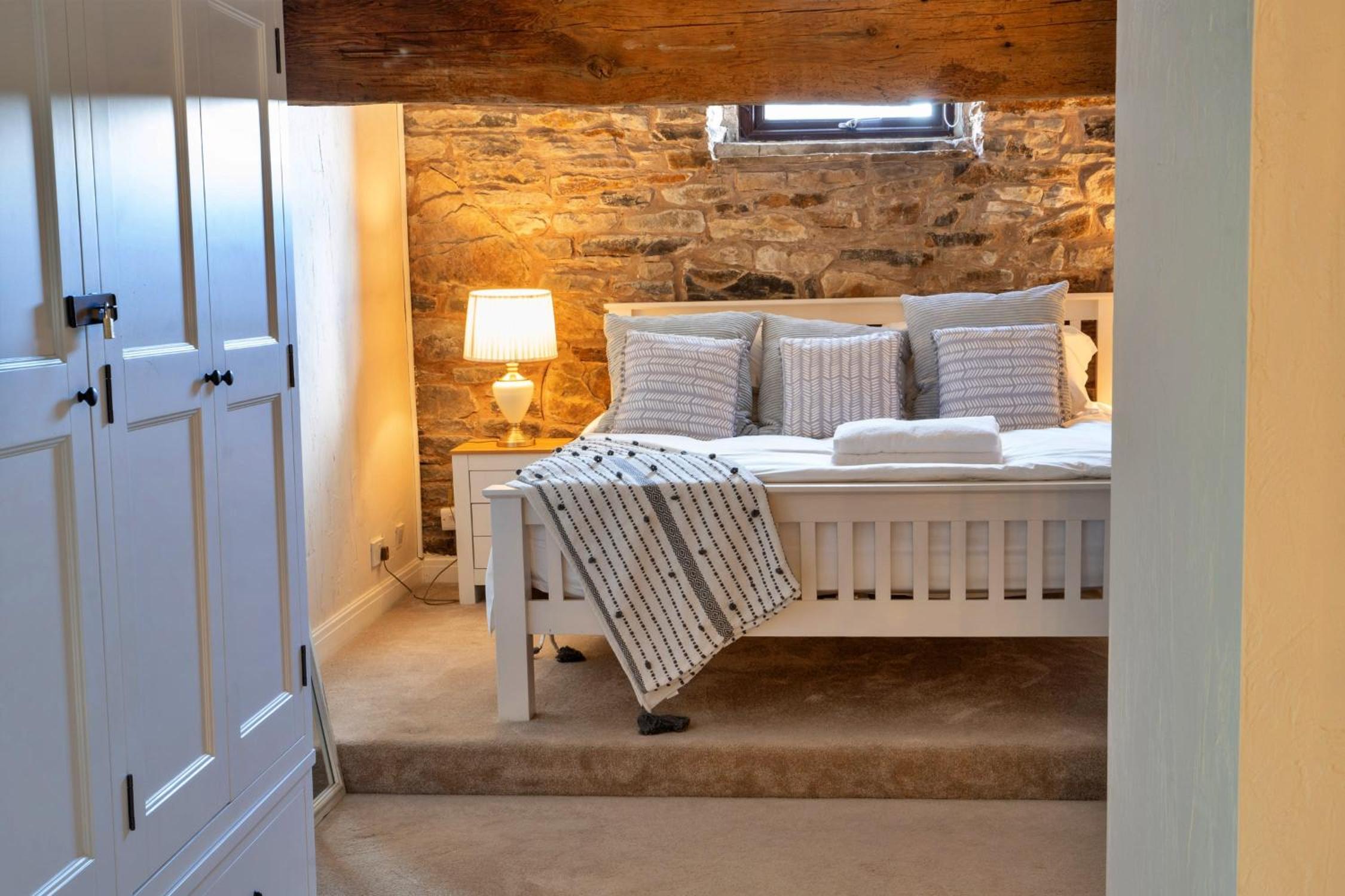 Finest Retreats - Middle Barn at Blackclough Farm view 4