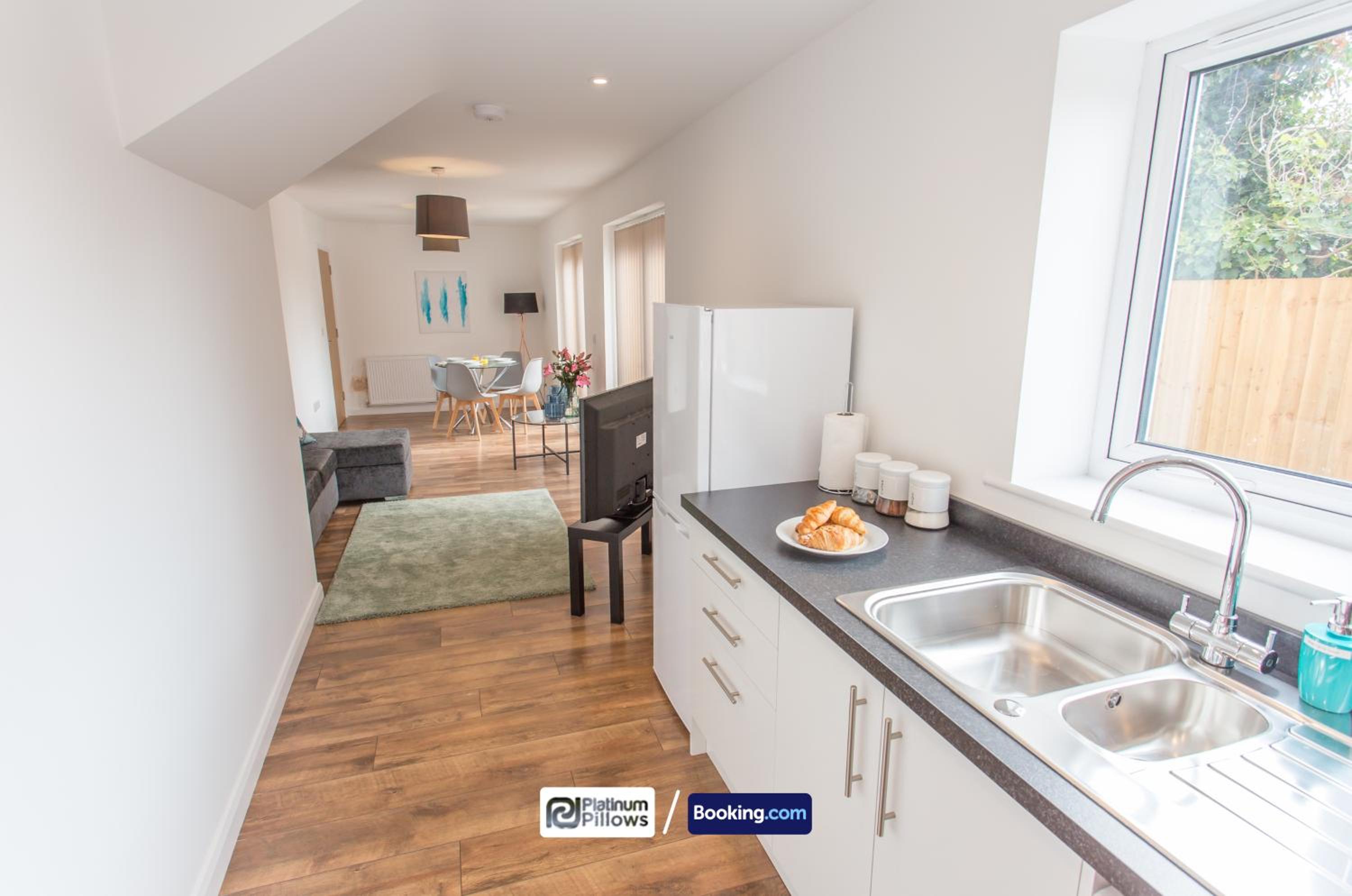 Oxford Vacations - 1 2 Bedroom Rana Court Apartment Close to Hospitals Business Science Parks By Platinum Pillows Short Lets Serviced Accommodation Oxford - Property Image 32
