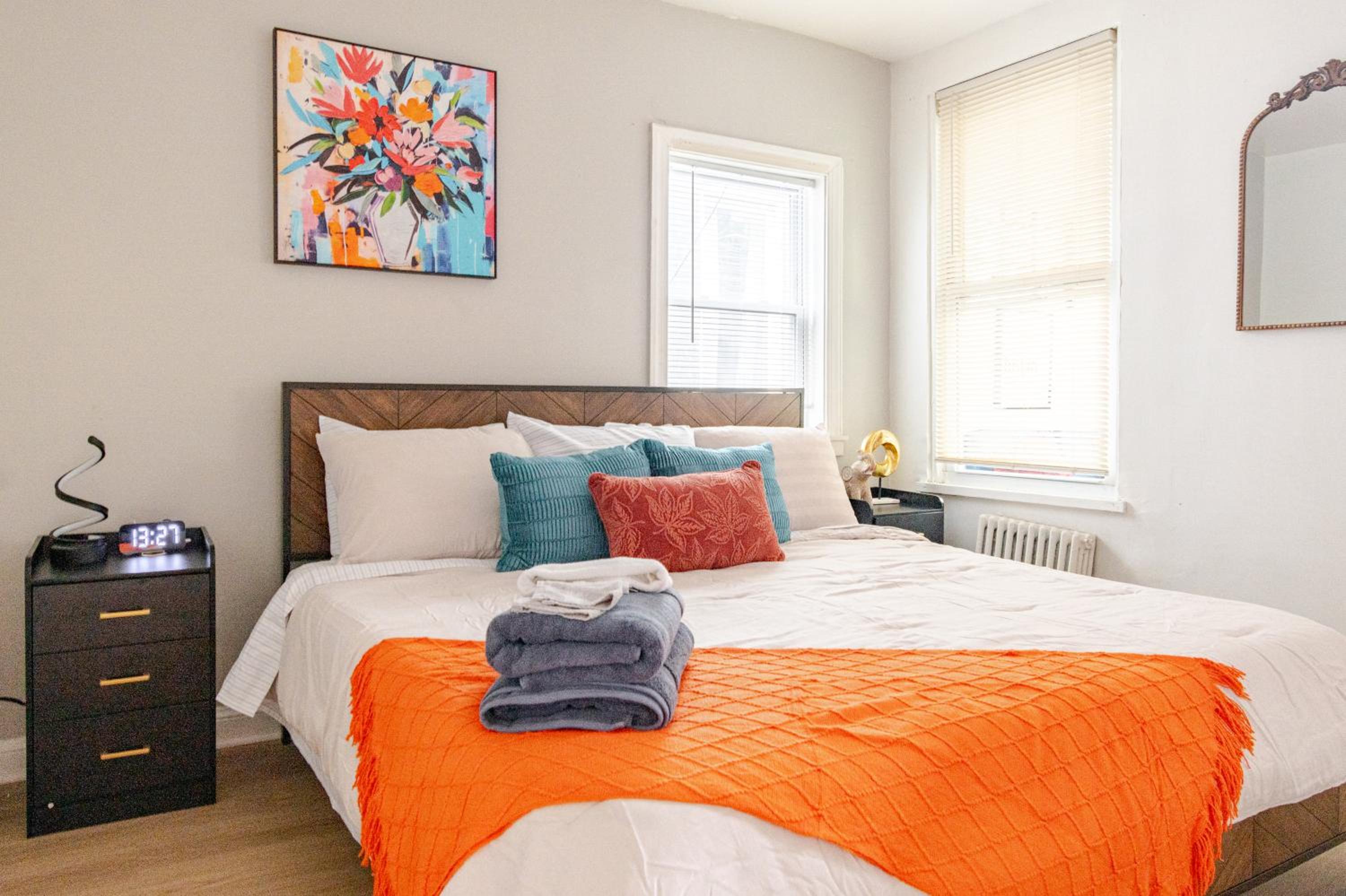 Washington DC Vacations - Bright  Cozy 2 Bedroom, 1 Bath, 2 Miles from White House - Property Image 5