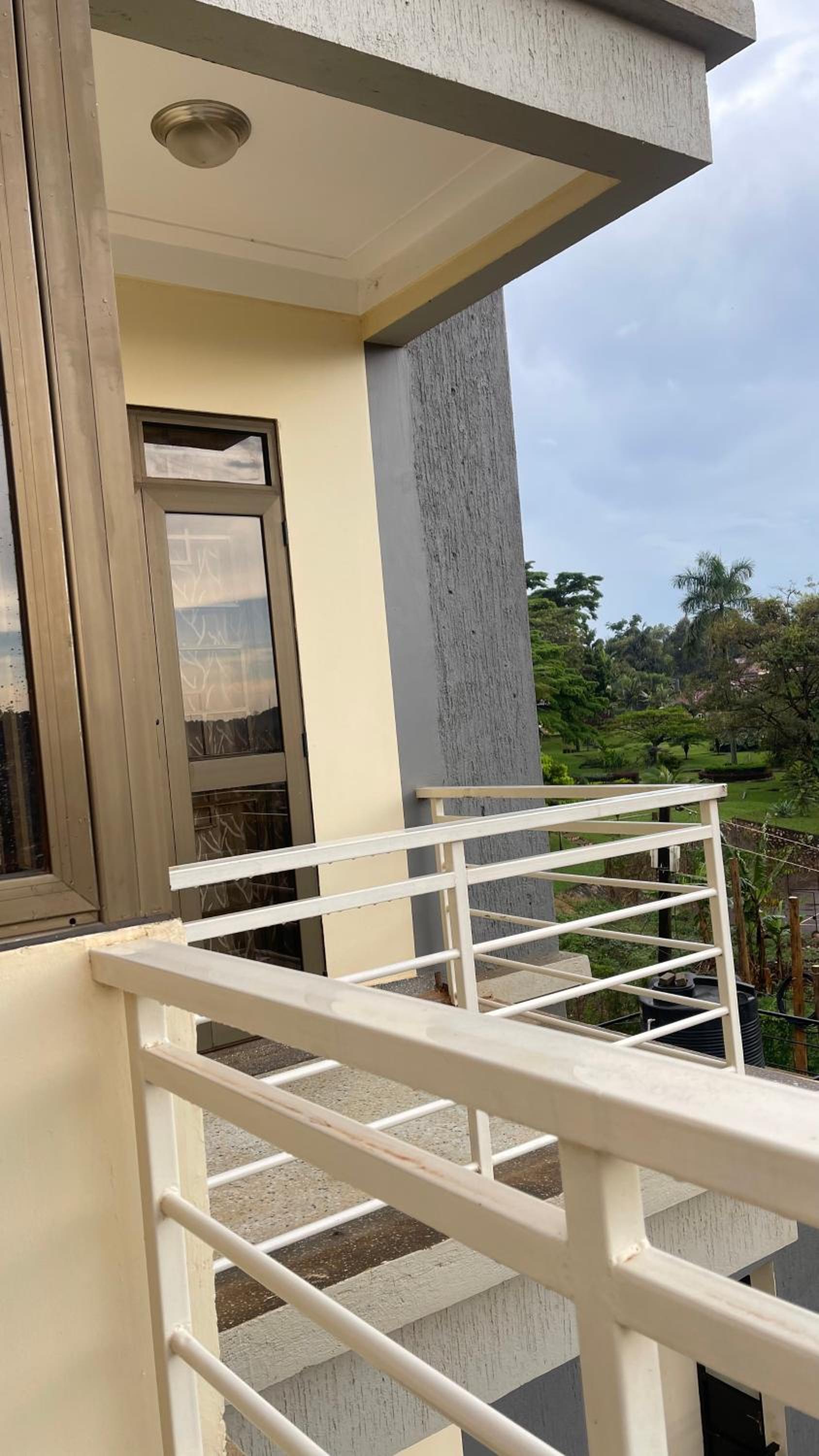 Modest Spacious Apartment view 2