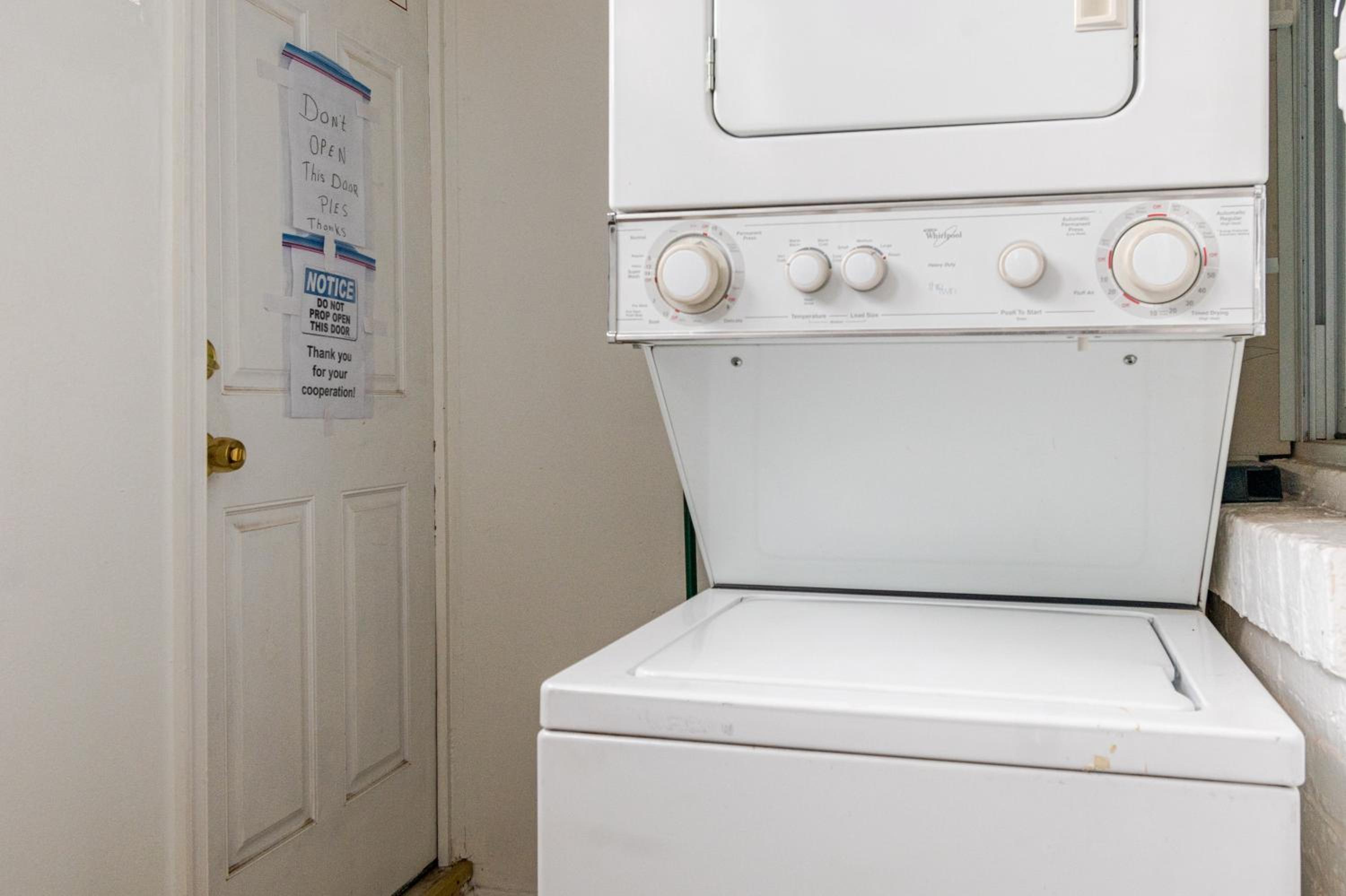 Washington DC Vacations - Bright  Cozy 2 Bedroom, 1 Bath, 2 Miles from White House - Property Image 10
