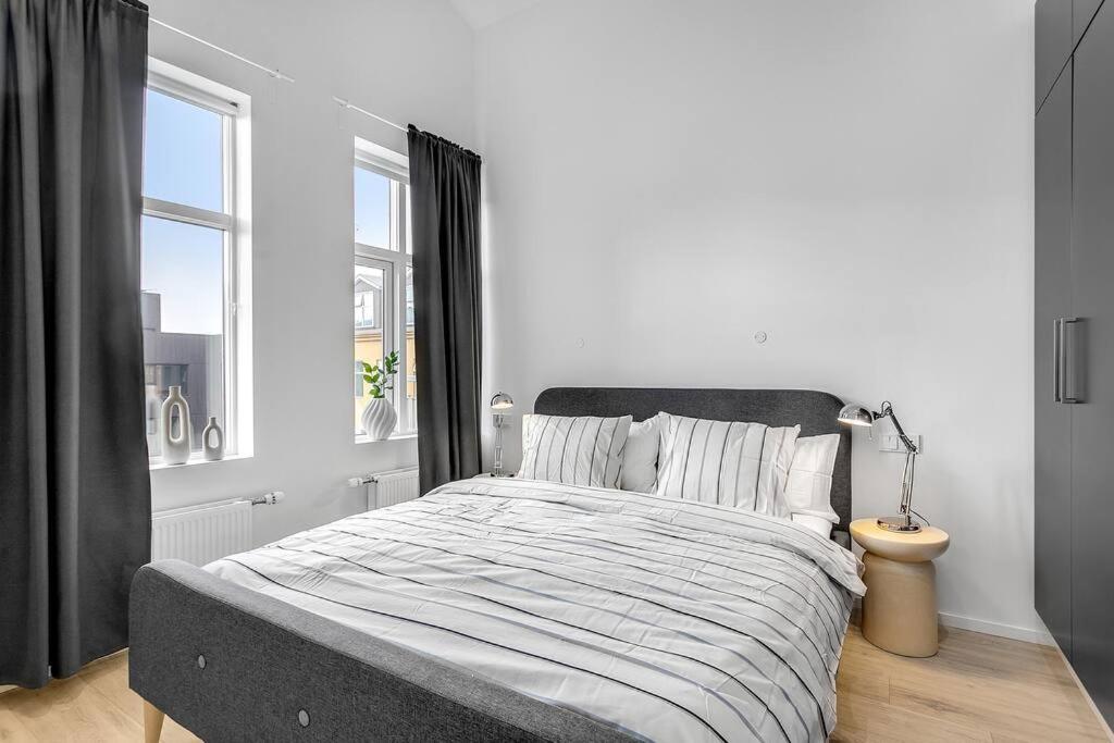 Luxury Nest 2B, 1B-Heart of downtown-Free parking view 3