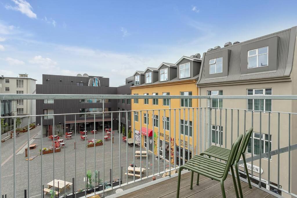 Luxury Nest 2B, 1B-Heart of downtown-Free parking view 5