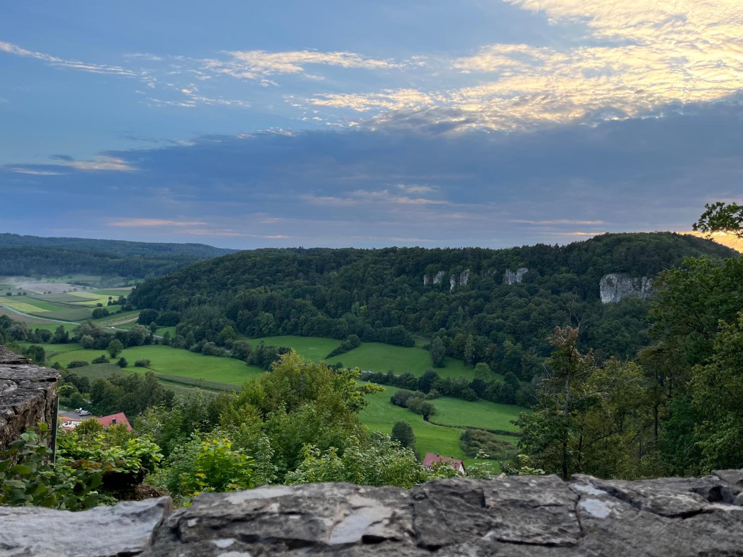 Casa-Philipp, mediterrane, lichtdurchflutete, stilvolle Ruhe-Oase, ebenerdig, mit Garten, Terrasse, Grill und Sauna im Naturparadies Fränkische Schweiz