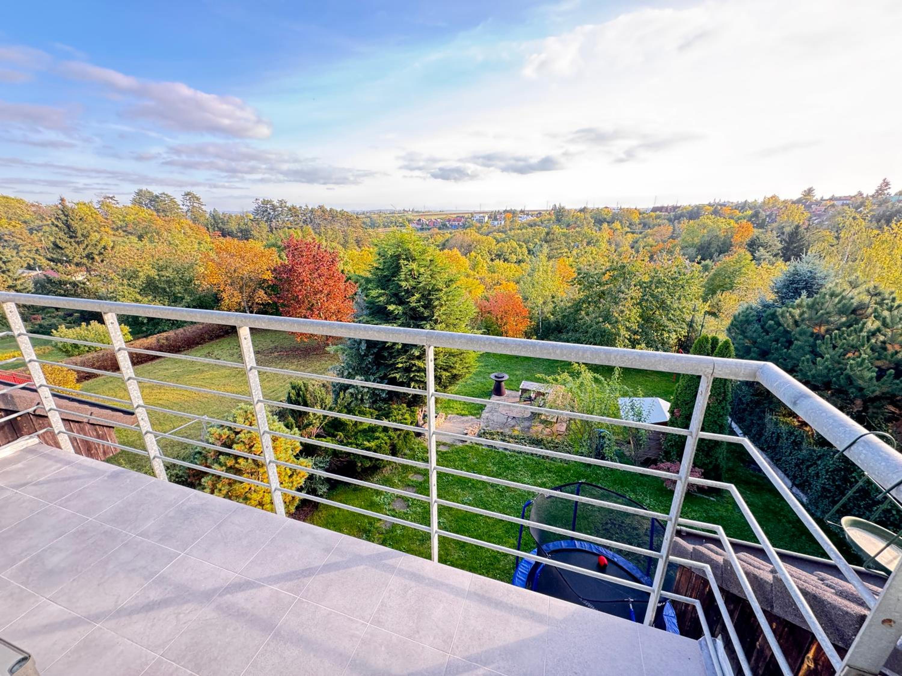 DiamondVilla, 4 bedroom Apartment, garden & spa