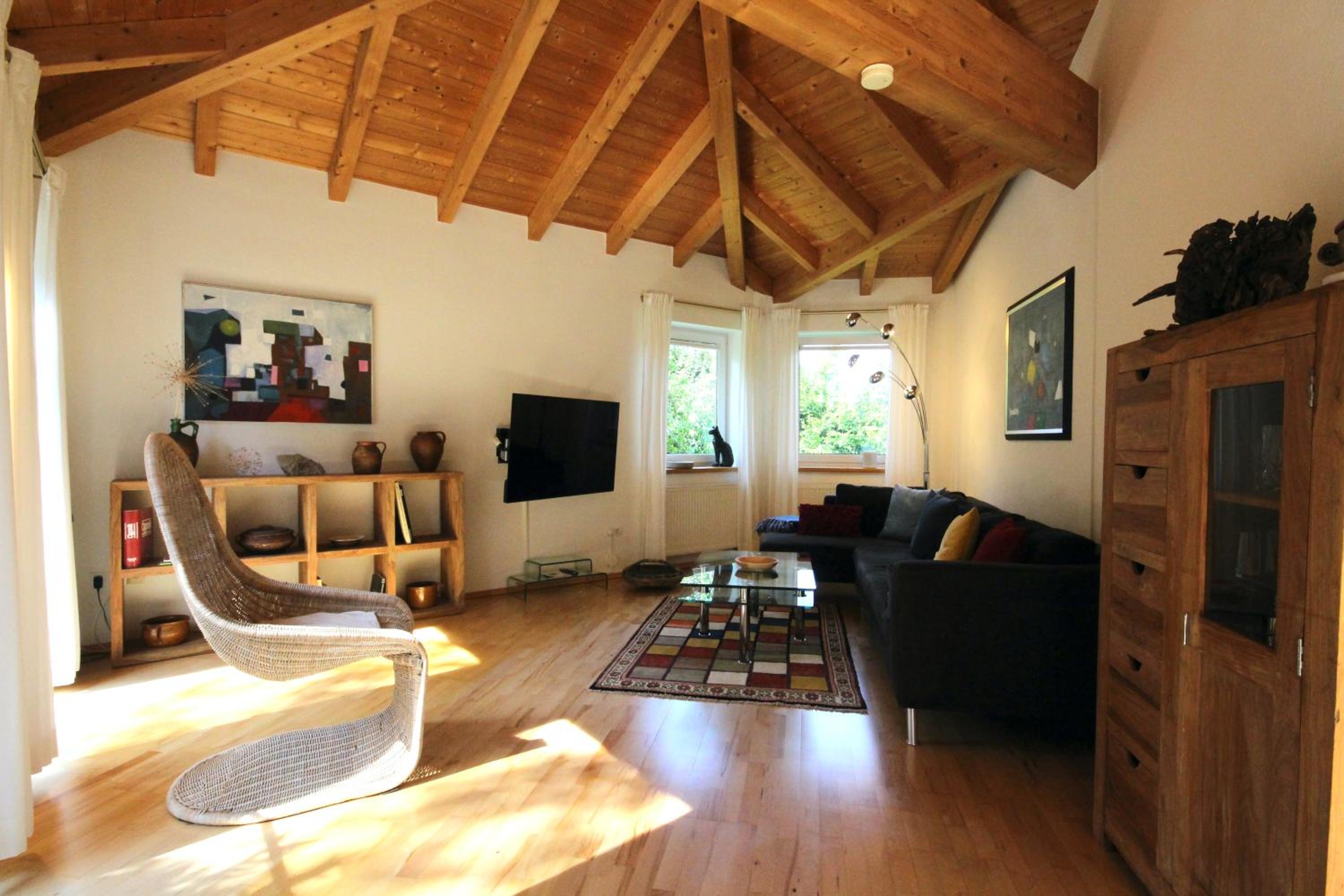 Casa-Philipp, mediterrane, lichtdurchflutete, stilvolle Ruhe-Oase, ebenerdig, mit Garten, Terrasse, Grill und Sauna im Naturparadies Fränkische Schweiz