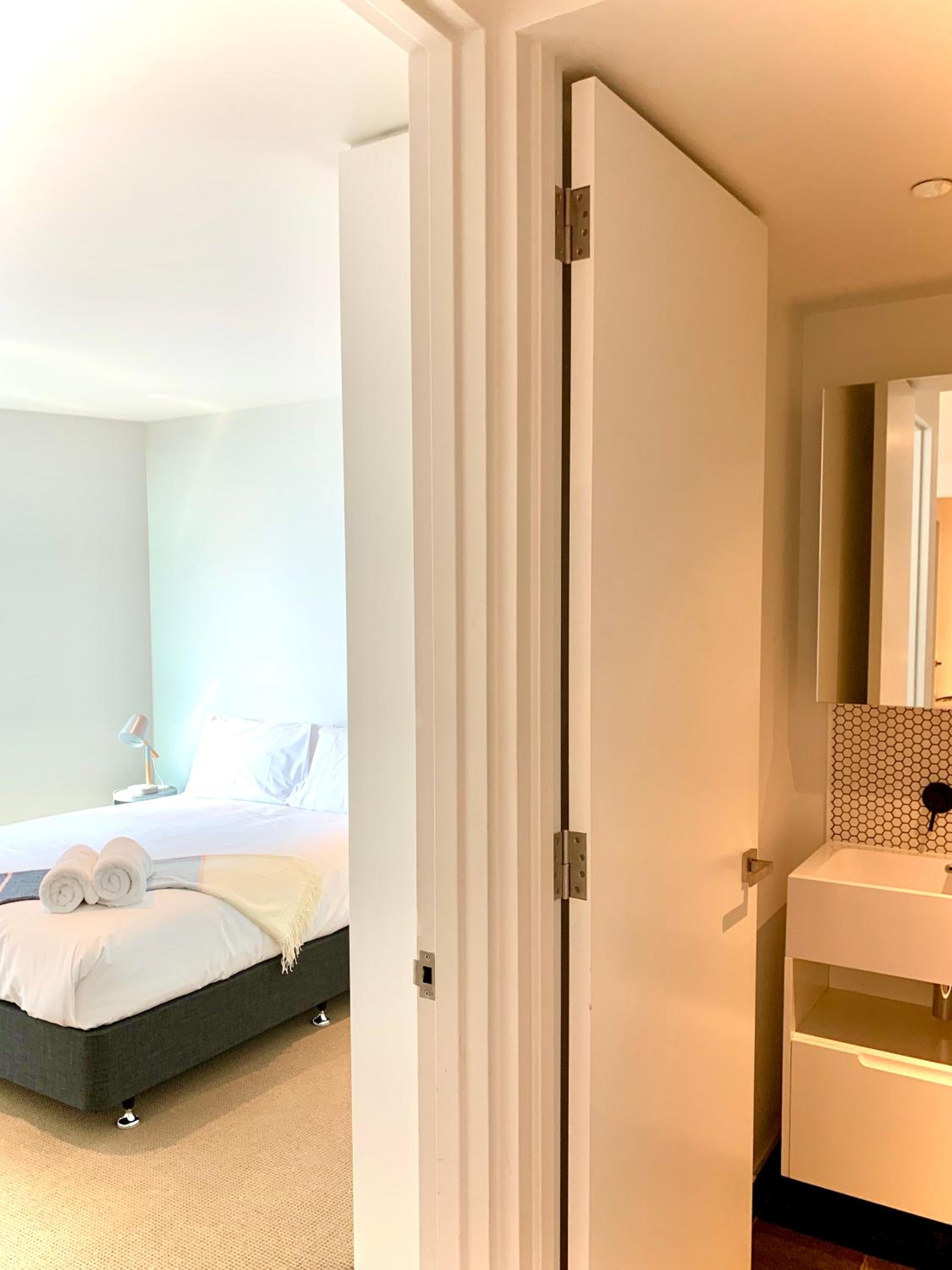 ReadySet Apartments at Lighthouse