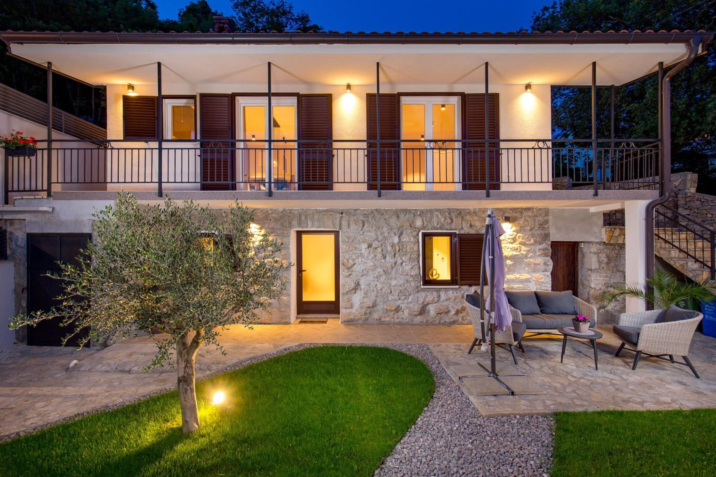 SROK luxury apartments by the pool