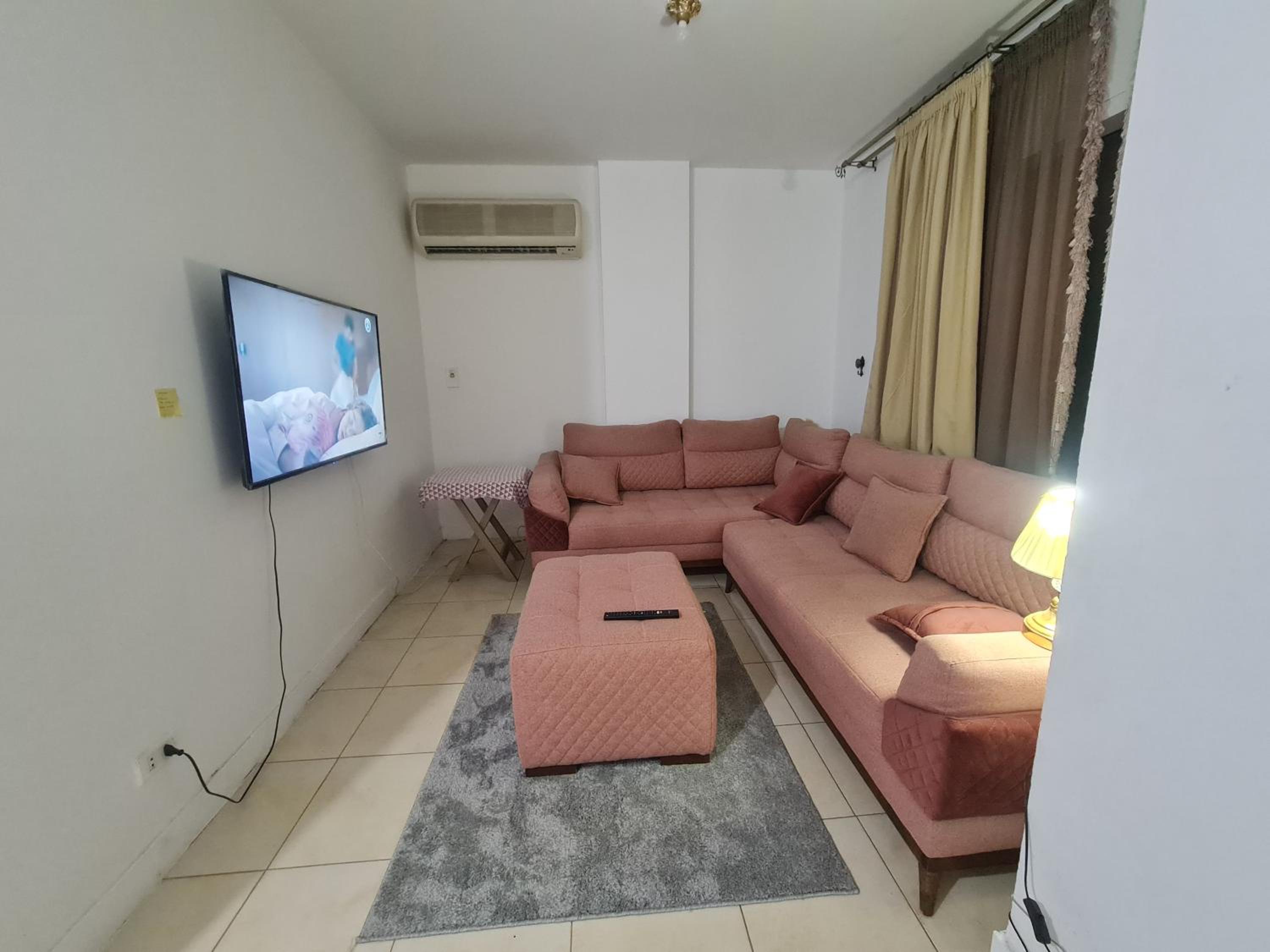 New Cairo Traveler Nest bad