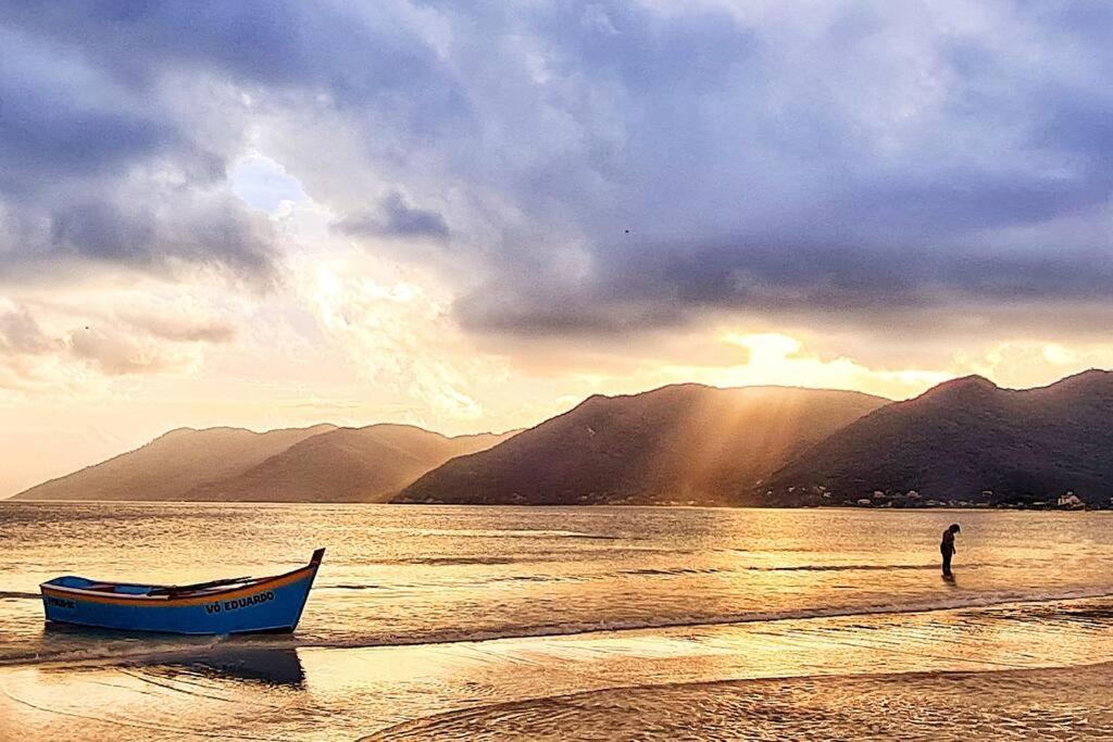 Sossego e pé na areia no Sul da Ilha