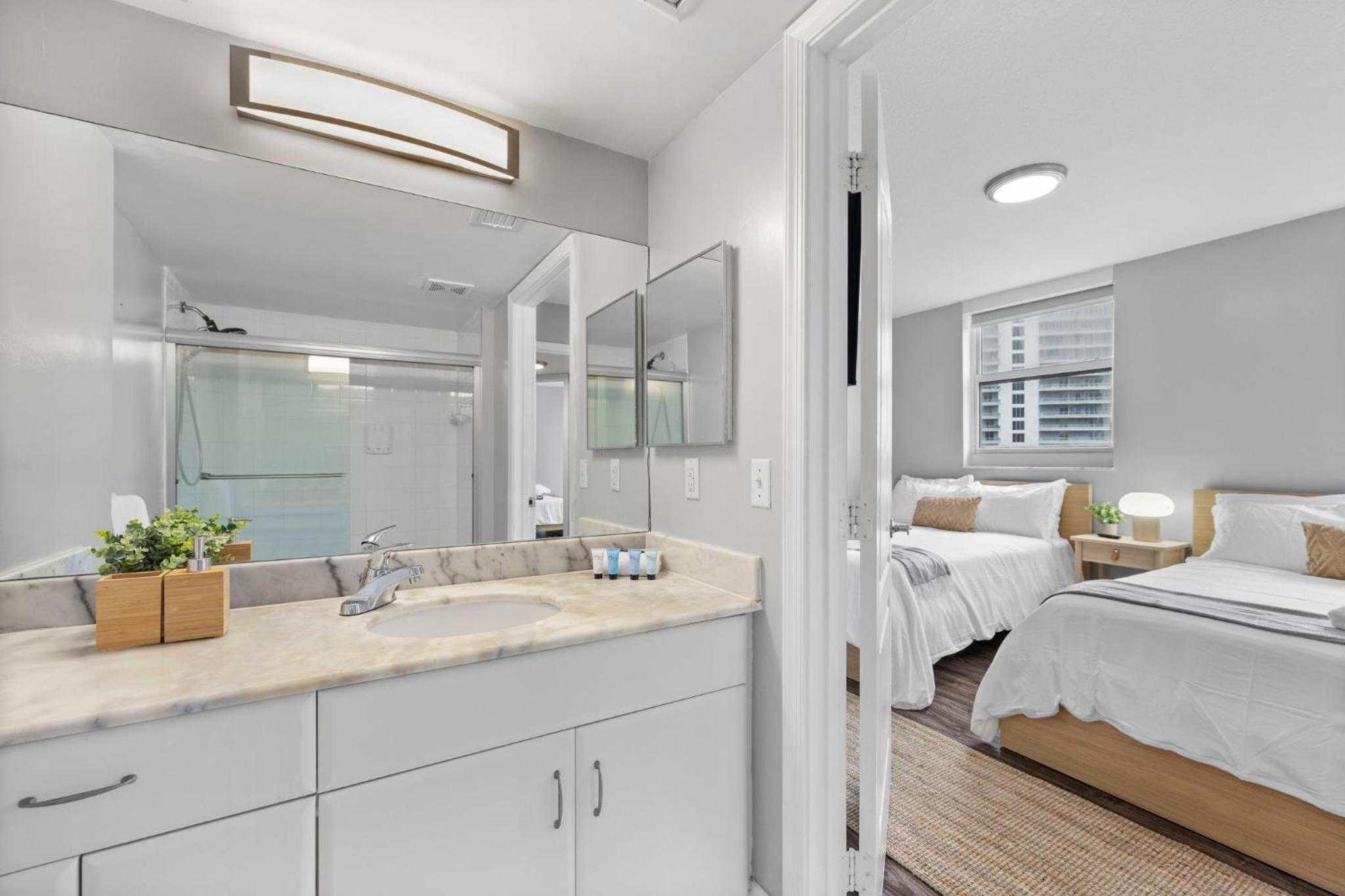 Breathtaking Views & Prime Location in Brickell