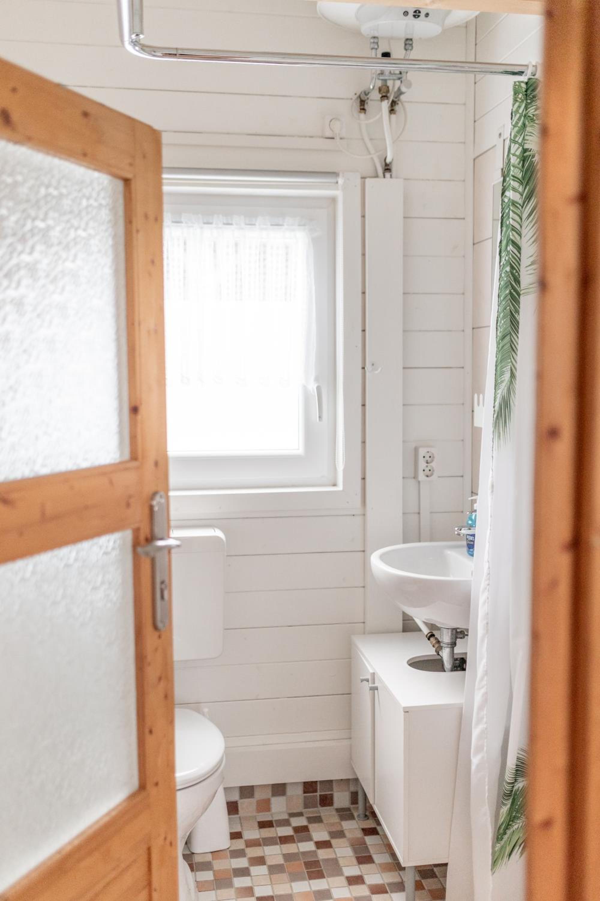 Peenehof Köppen - Ferienwohnungen & Schlaffässer