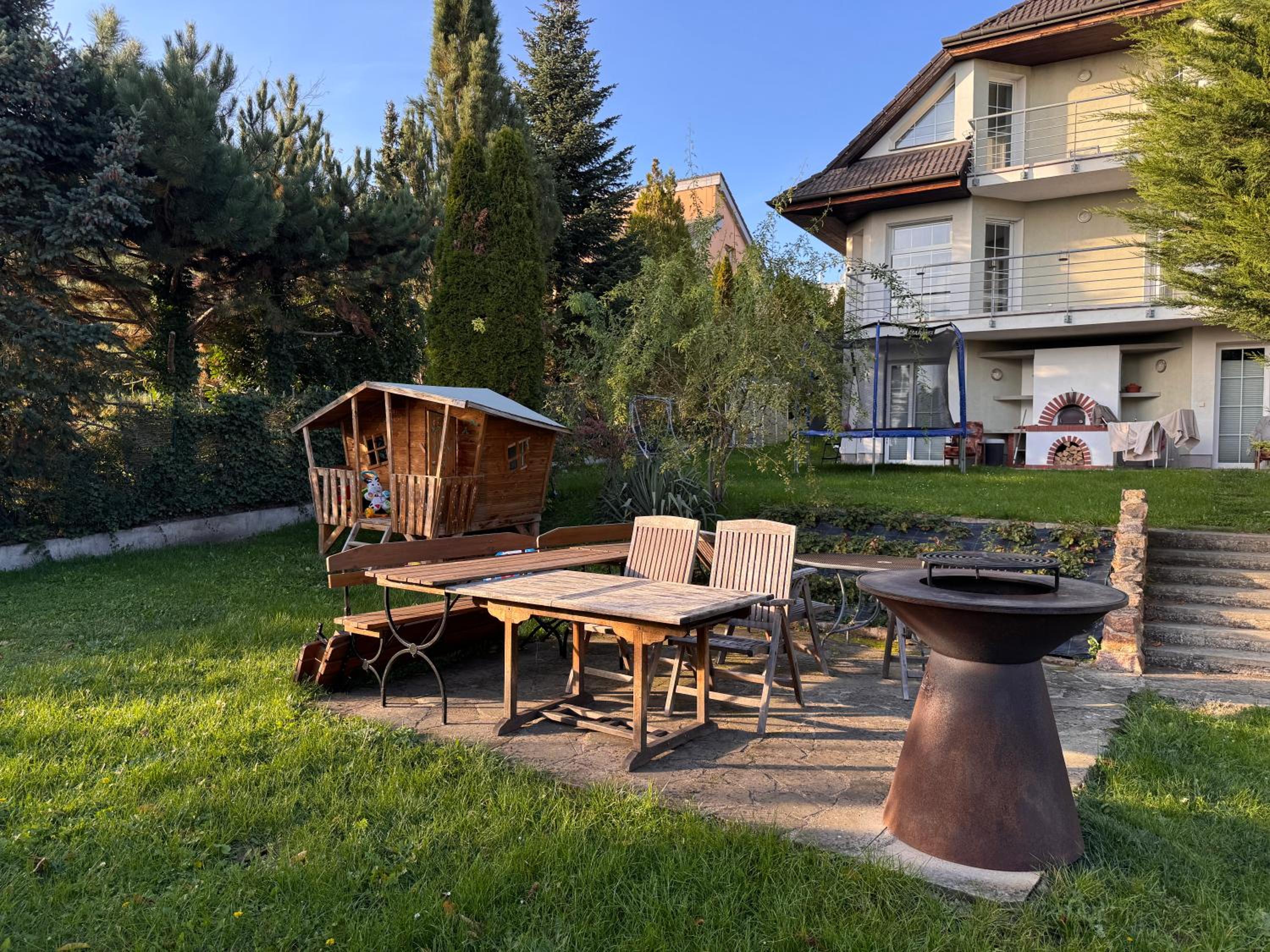 DiamondVilla, 4 bedroom Apartment, garden & spa