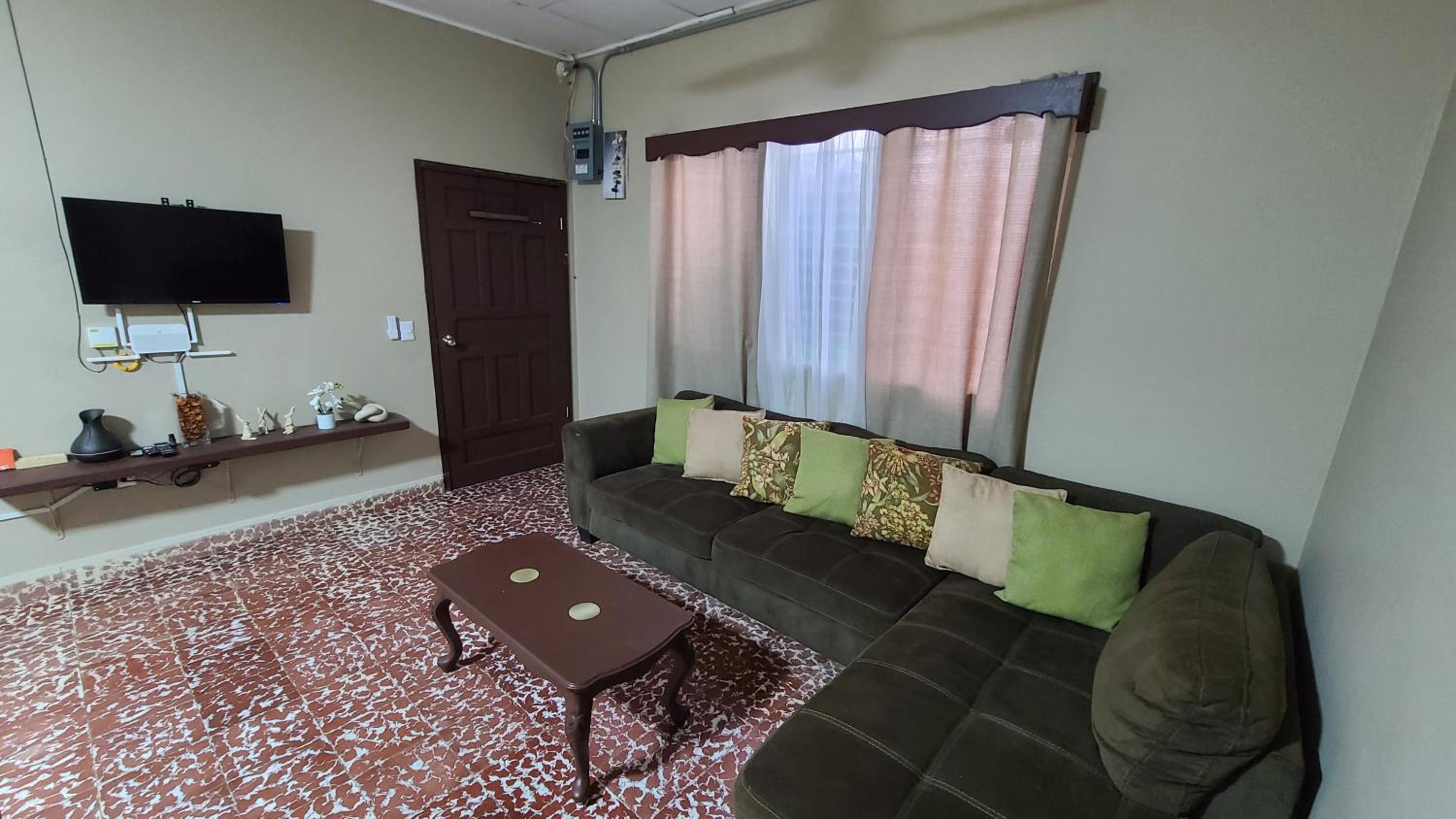 Casa en Tela, Aire Acondicionado, 3 Hab, 4 camas, Hasta 8 Personas view 5