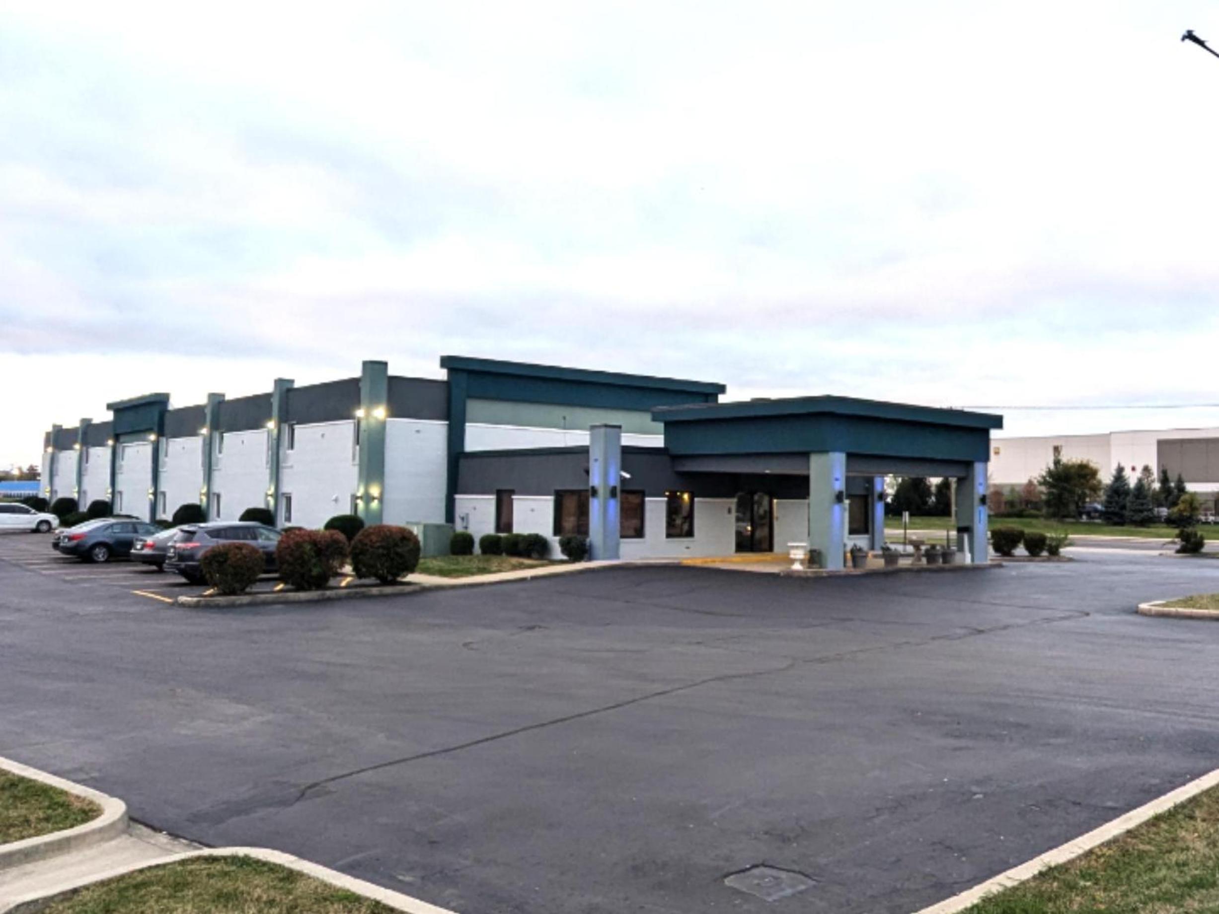 Econo Lodge - Property Image 11