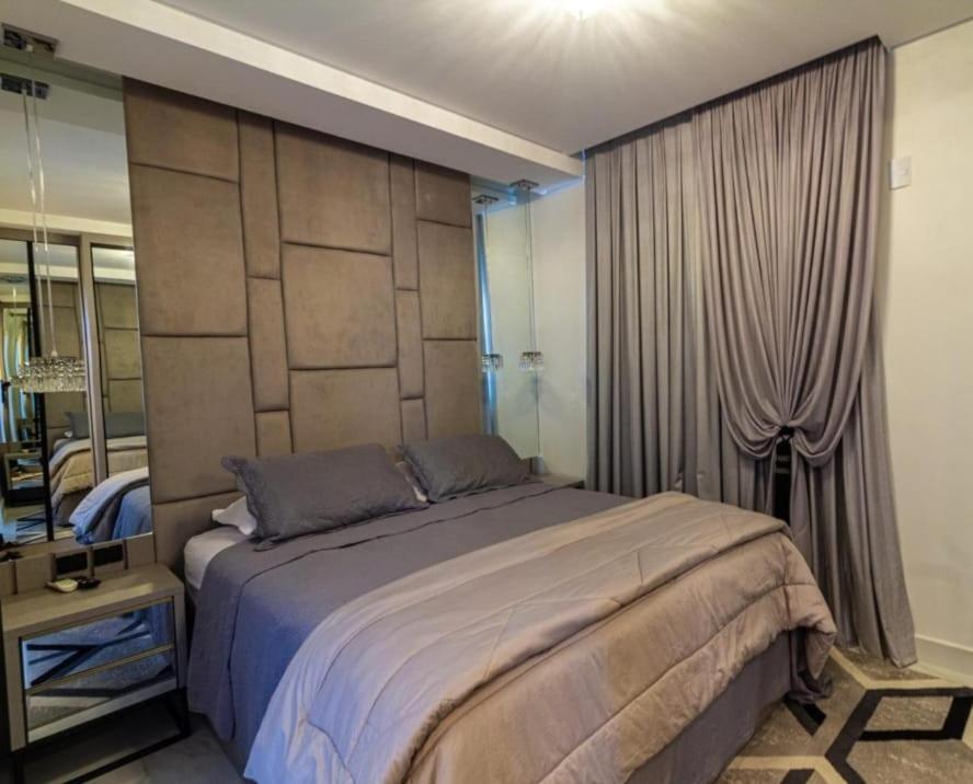 Apartamento 3 suítes - Meia Praia - Itapema - 4 min de caminhada até a praia