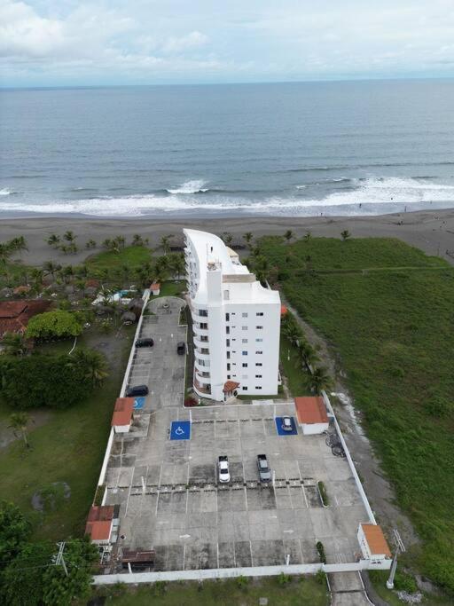 Beachfront Condo at Barqueta