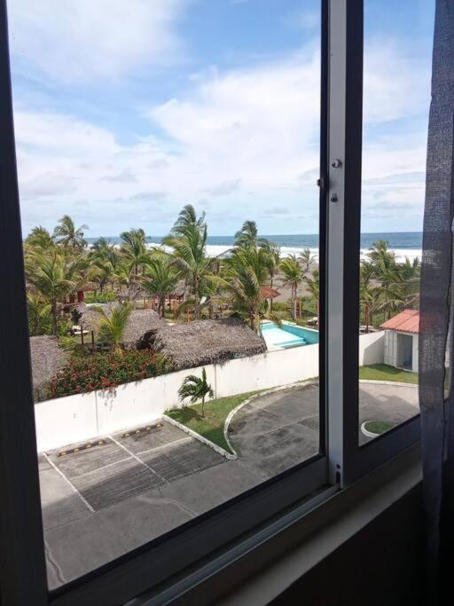 Beachfront Condo at Barqueta